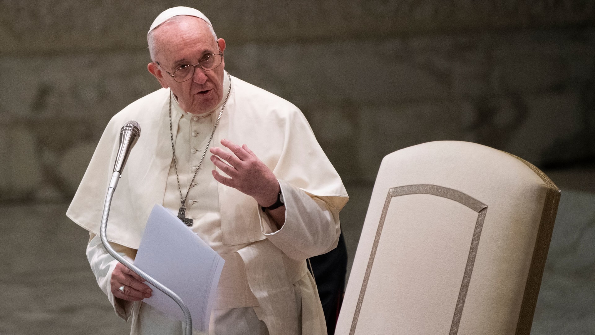 الفاتيكان يصلي من أجل ترامب.. والبابا: كورونا كشف فشل الرأسمالية