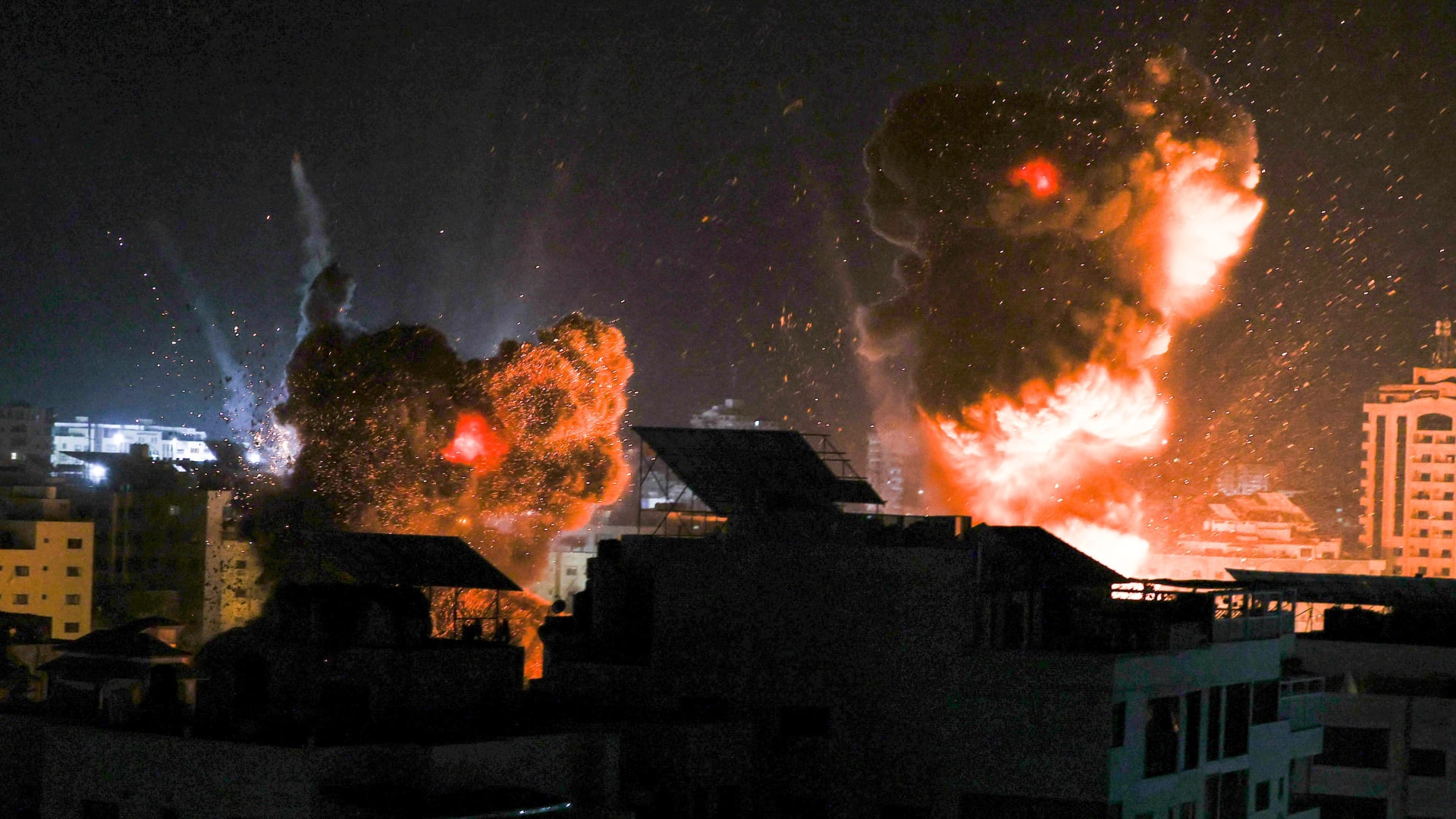 نتنياهو عقب اجتماع مسؤولين أمنيين: إسرائيل ستواصل غاراتها الجوية على غزة