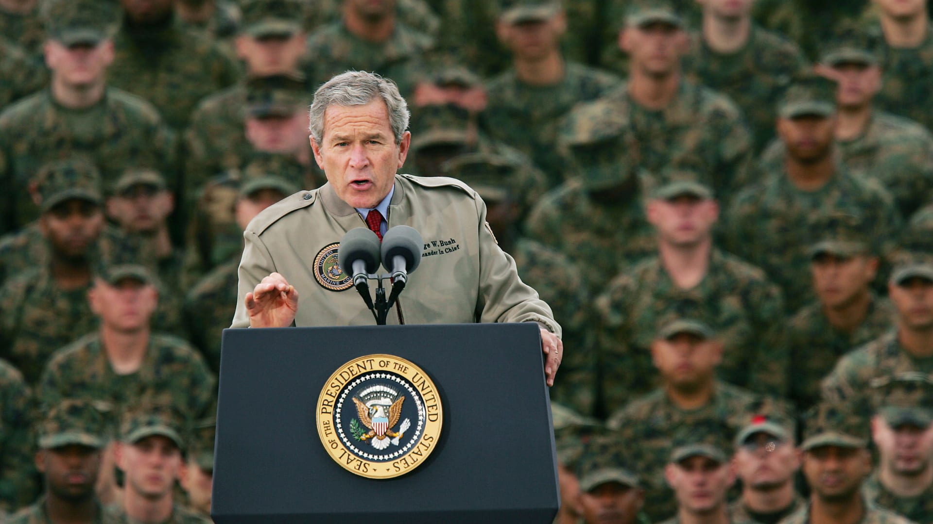 بوش: سحب الجيش الأمريكي من أفغانستان خطأ والعواقب ستكون وخيمة