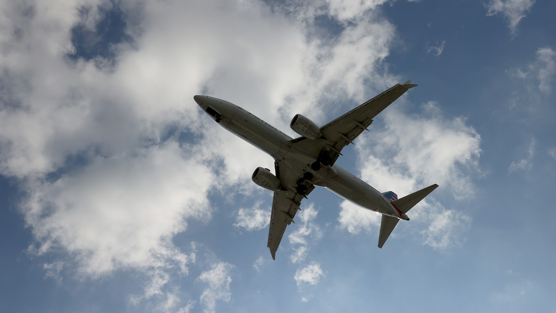 شركة الاتحاد للطيران تشغّل أكثر رحلاتها استدامة بين لندن وأبو ظبي.. كيف؟