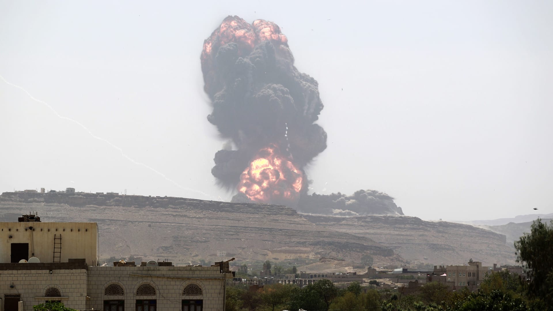 التحالف يواصل ضرباته الجوية على صنعاء ويدمر منظومة اتصال للطائرات المسيرة