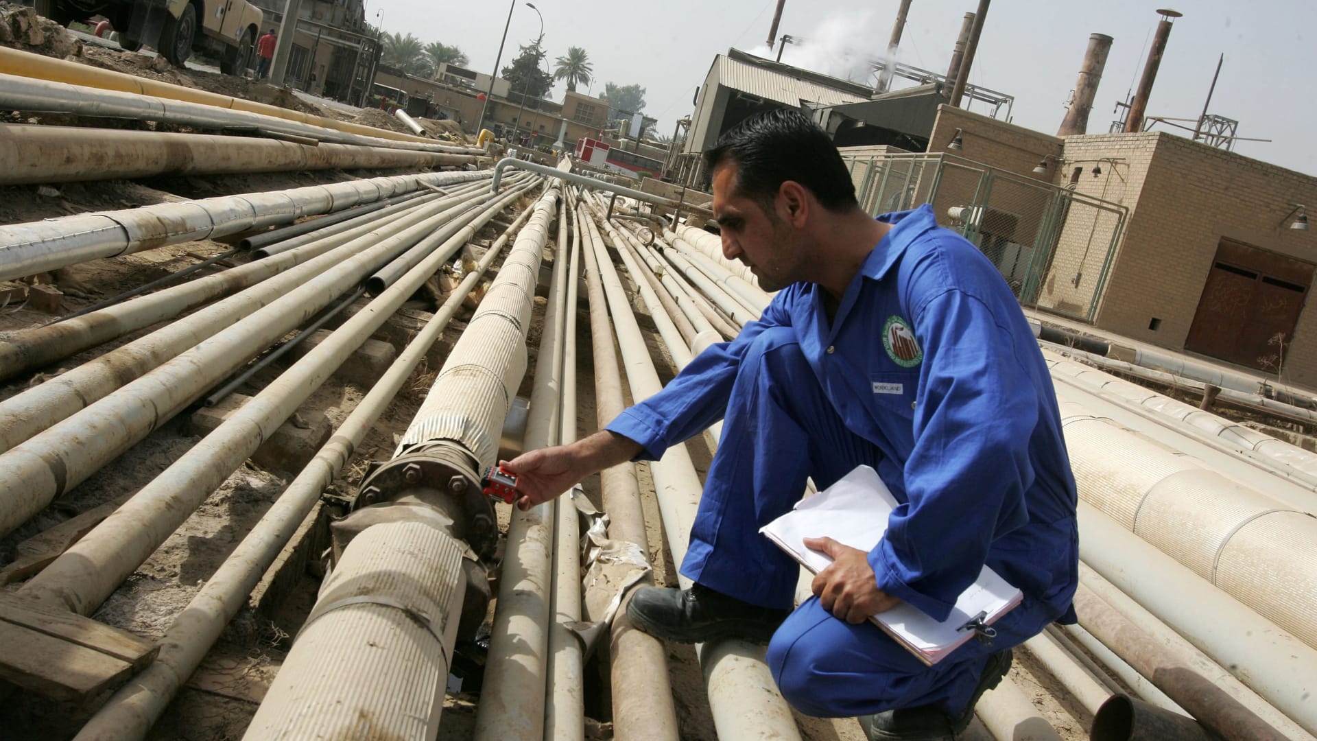دول عربية تزود أوروبا بالنفط والغاز الطبيعي.. وهذه حصتها من الصادرات