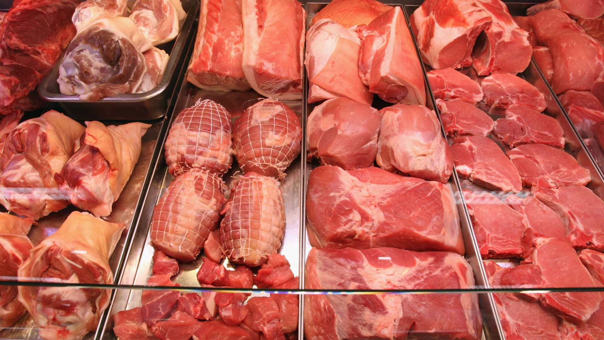 شواء اللحوم قد يؤدي إلى إطلاق مواد كيميائية مسببة للسرطان.. إليك بعض الطرق لتجنب هذا الخطر