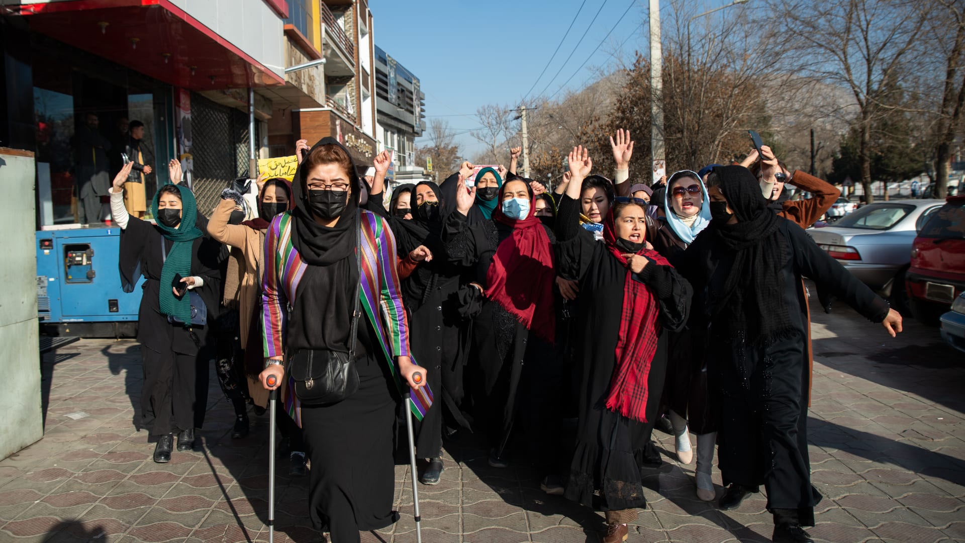 كيف أنهت طالبان المسيرة المهنية للنساء على منصة القضاء؟