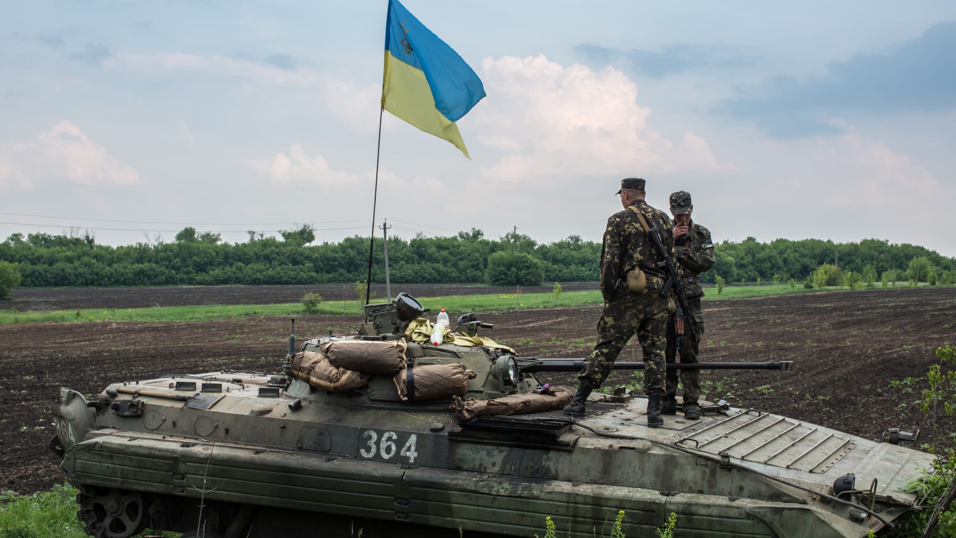 "أقصى مراحل الخطر".. سيناتور أمريكي يتحدث عن الوضع بأوكرانيا بعد لقاء زيلينسكي