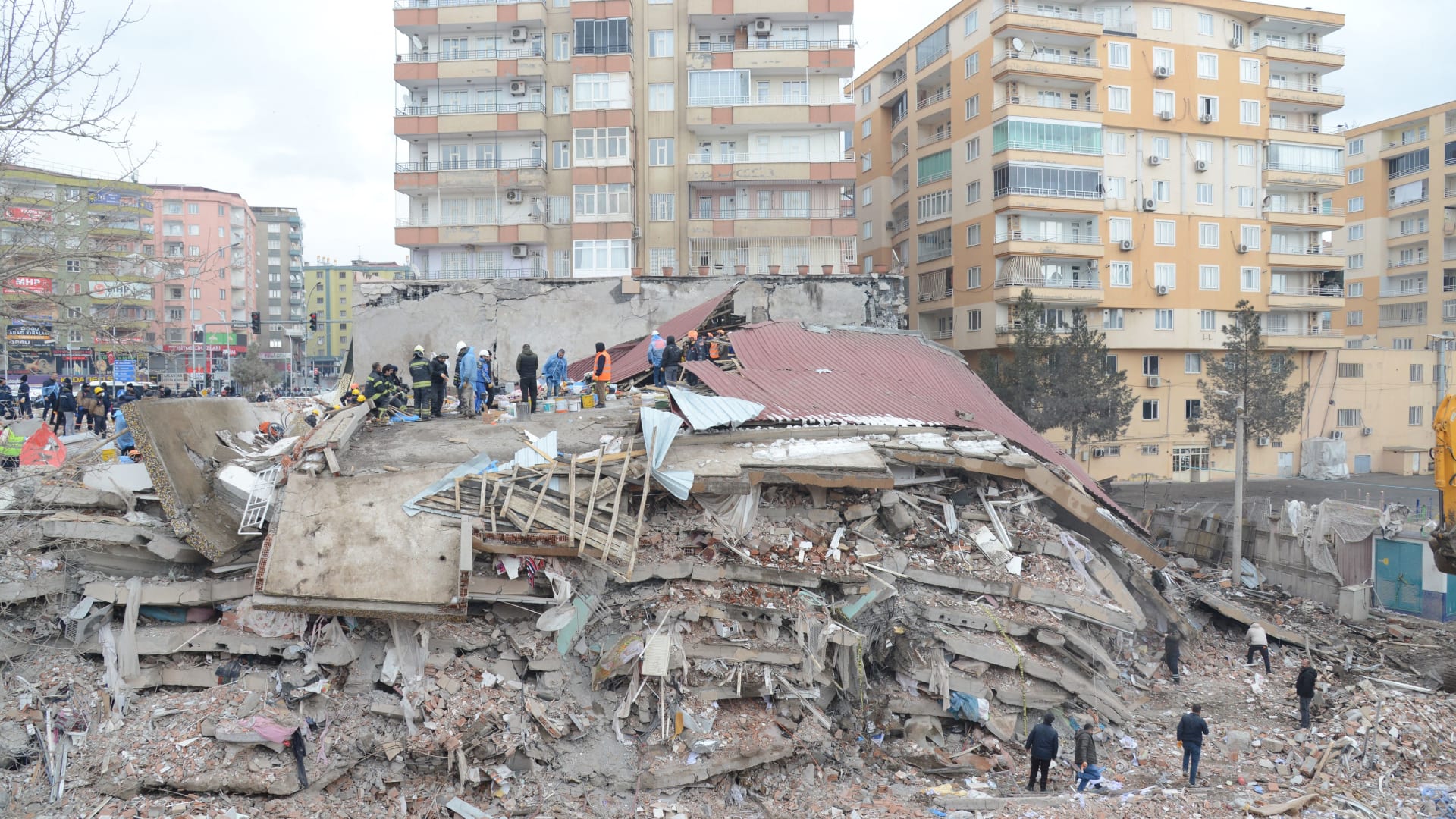 مسؤول بلجنة الإنقاذ الدولية: ما نراه بسبب الزلزال داخل سوريا "وضع كارثي"