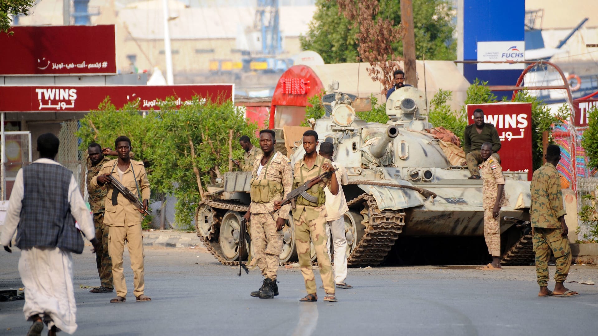 جهود حثيثة لتحقيق هدنة في السودان.. وقوات أمريكية تتأهب لأي طارىء