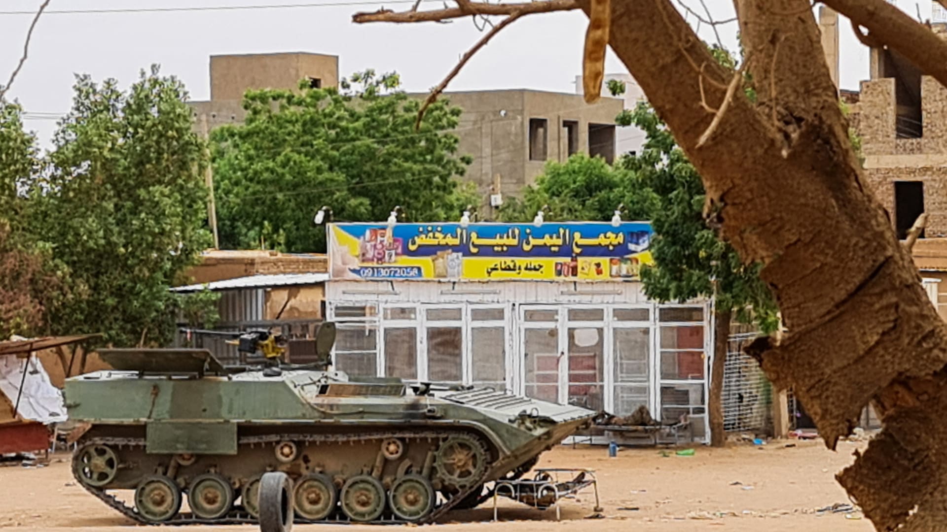 وسط تصاعد الغضب.. أمريكا تنظم إجلاء دفعة من رعاياها من السودان