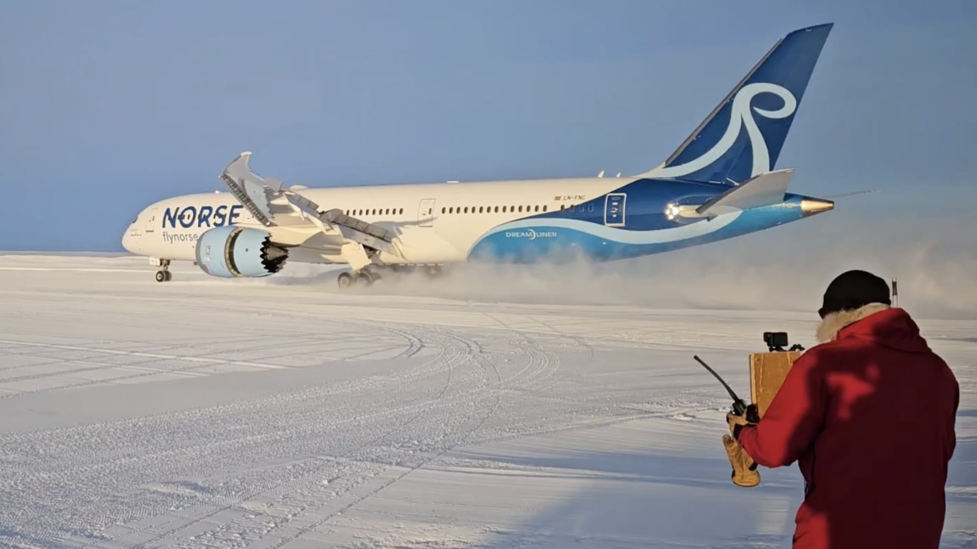 لأول مرة.. طائرة من طراز بوينغ "دريملاينر" تهبط على مدرج جليدي بالقارة القطبية الجنوبية