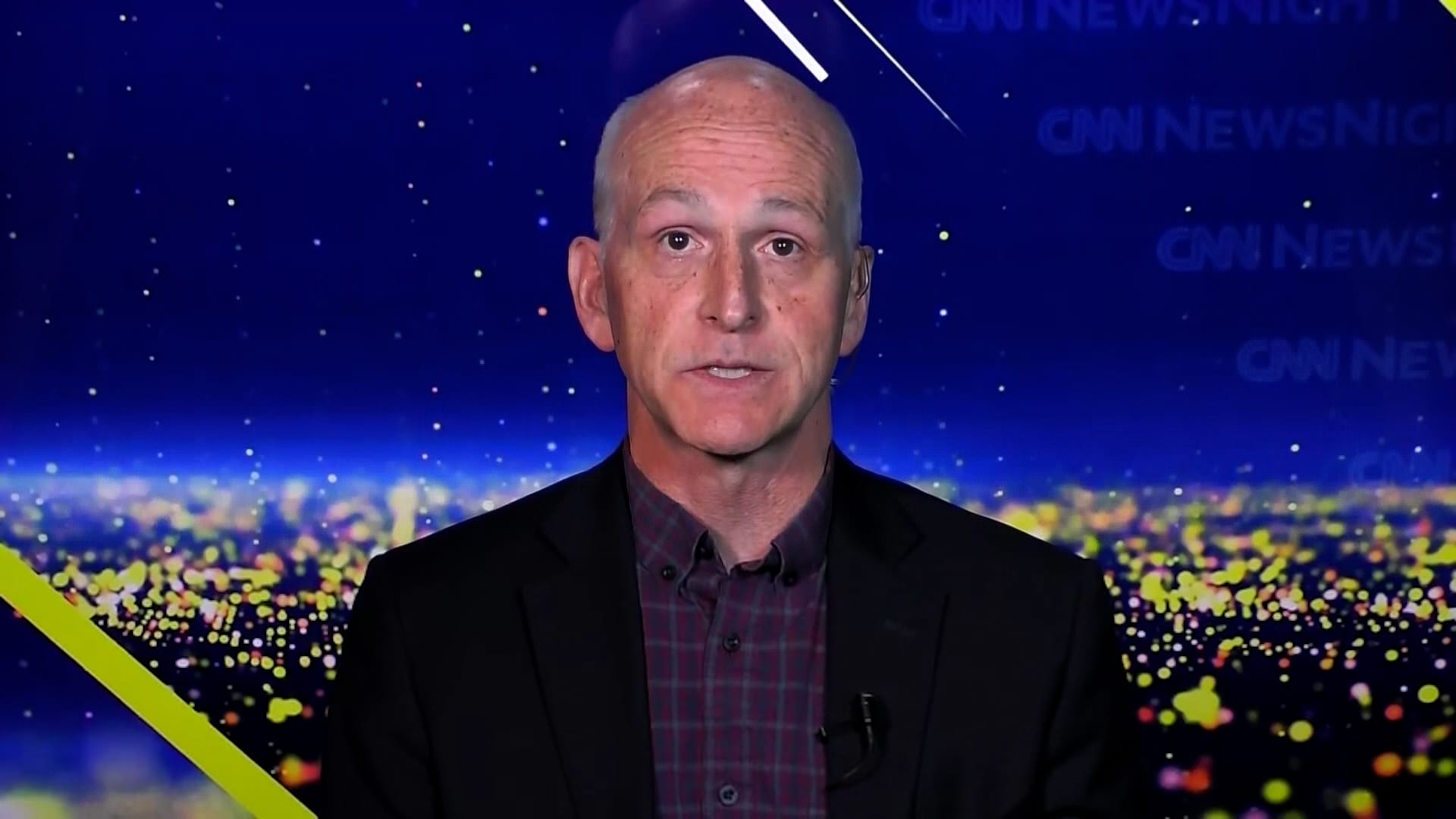 بعبارات تدعو للهدنة في غزة.. مشرّع أمريكي: منزلي تم تخريبه بكتابات على الجدران