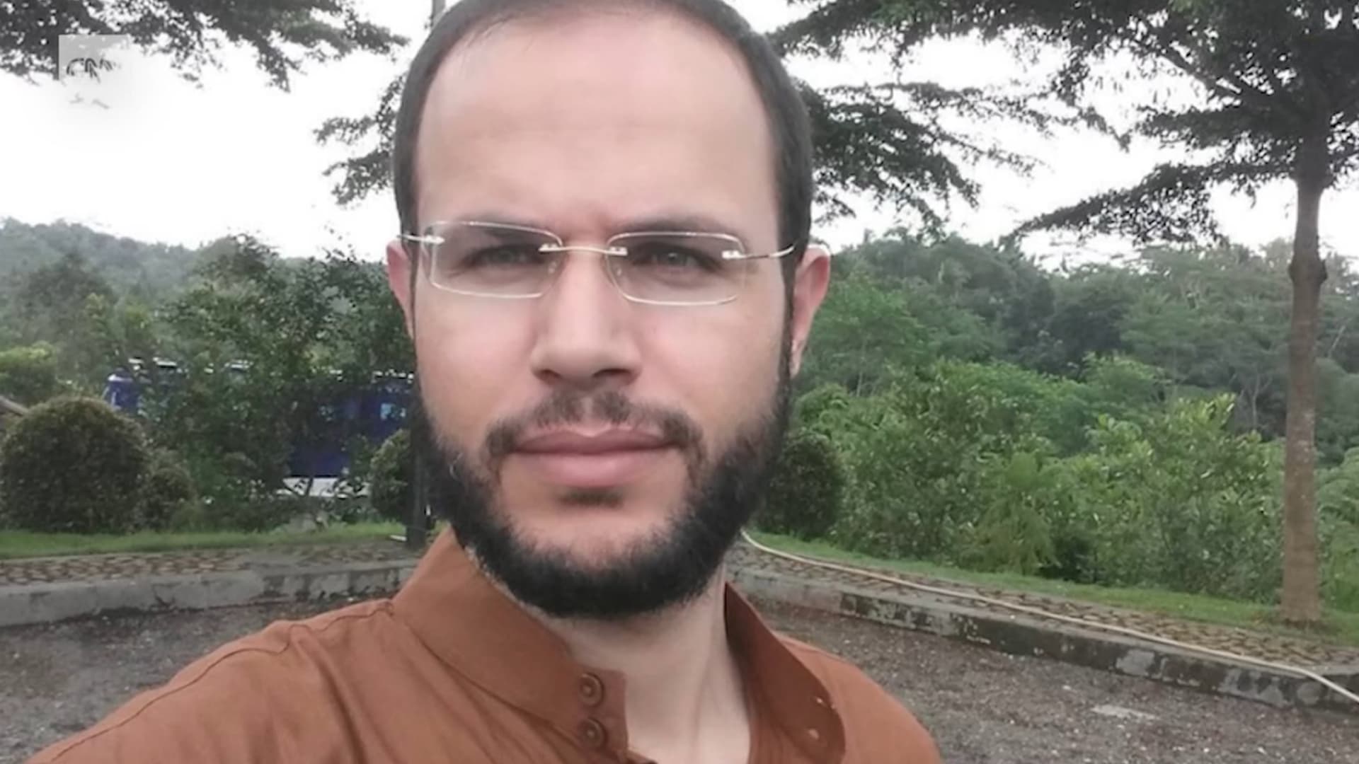 منح CNN الإذن بالنشر حال مقتله.. استمع لما قاله رفعت العرعير عن الحرب على غزة 1 منح CNN الإذن بالنشر حال مقتله.. استمع لما قاله رفعت العرعير عن الحرب على غزة