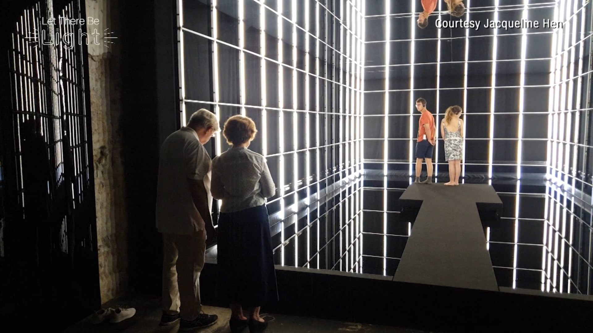 فنانة تنشئ تجارب غامرة كأنها من أفلام "الماتريكس".. شاهد كيف 1 فنانة تنشئ تجارب غامرة كأنها من أفلام "الماتريكس".. شاهد كيف