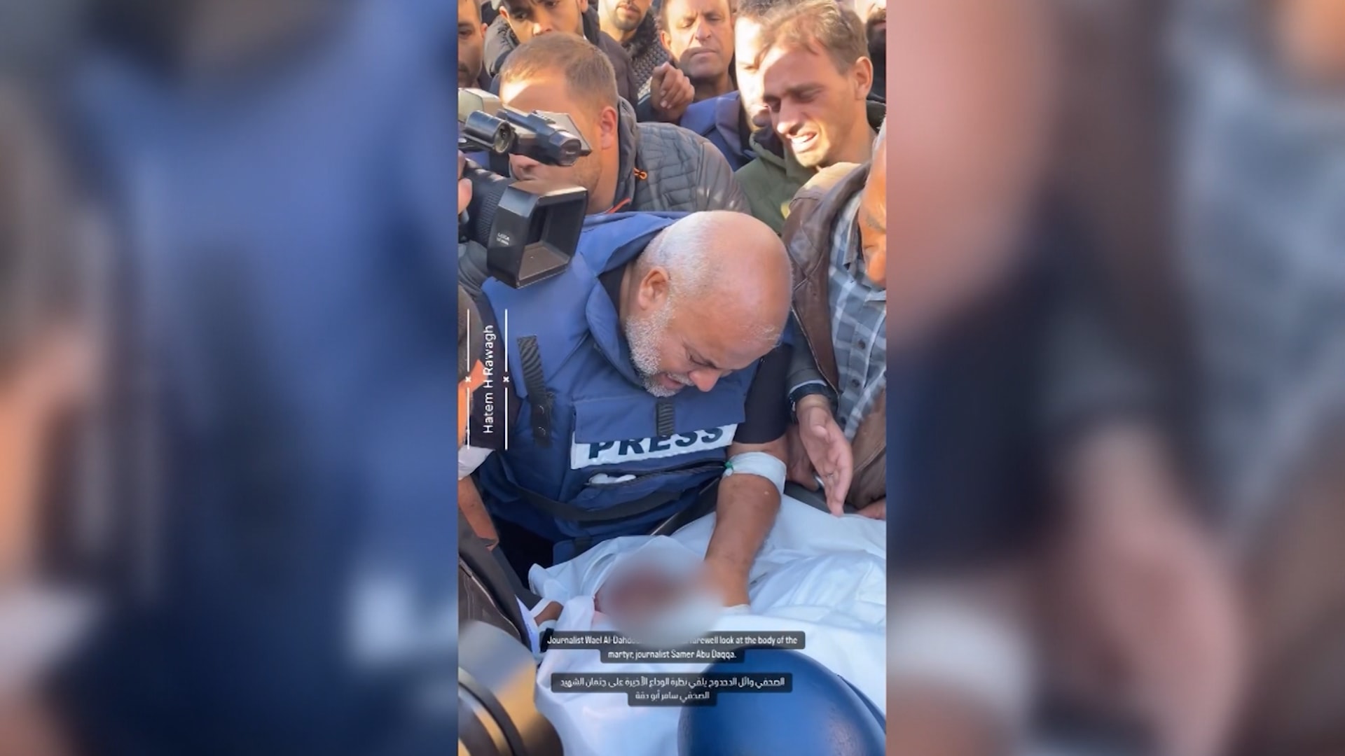 غزة تودع مصور الجزيرة سامر أبو دقة في أكثر حرب دموية للصحفيين منذ عام 1992