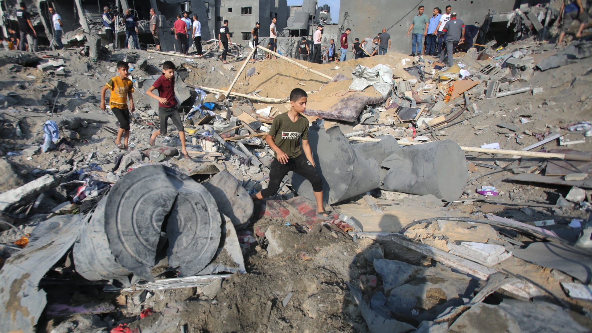 مع استمرار الكارثة الإنسانية في غزة.. المستشفيات على حافة الانهيار
