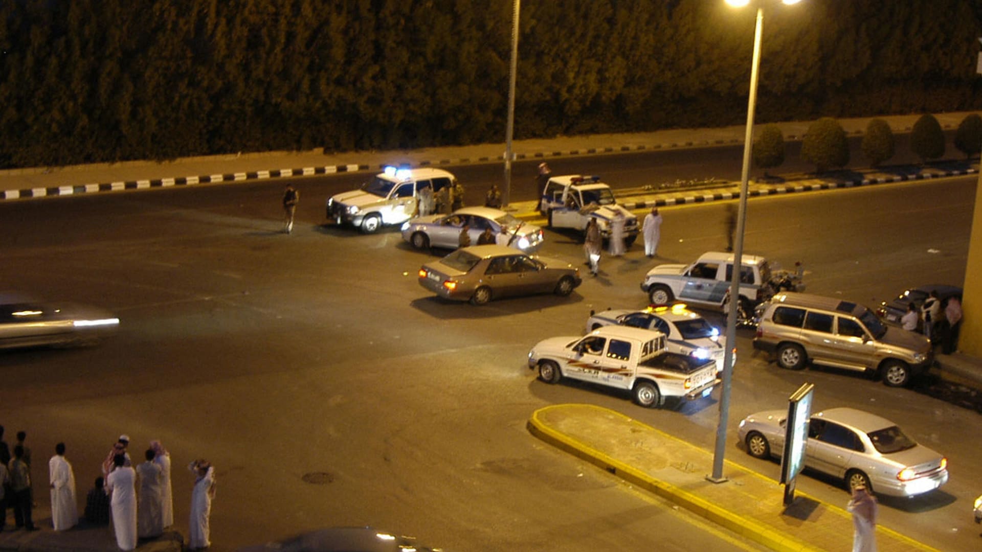 بسكين ومقص.. السعودية تنفذ الإعدام بحق وافد أدين بقتل 3 منهم امرأتين 1 بسكين ومقص.. السعودية تنفذ الإعدام بحق وافد أدين بقتل 3 منهم امرأتين