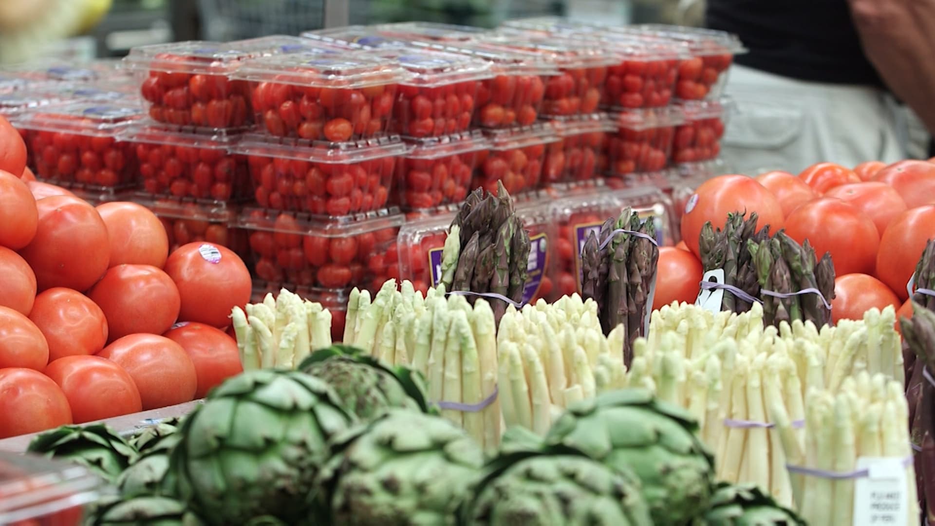 متوسّط العمر المتوقّع للبالغين آخذ بالتناقص.. ما علاقة التغذية بذلك؟