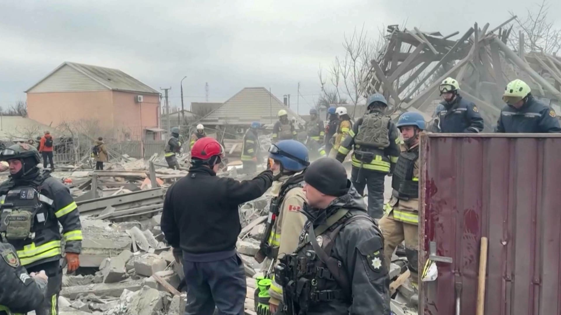 روسيا تشن موجة قاتلة من الضربات الجوية ضد أوكرانيا