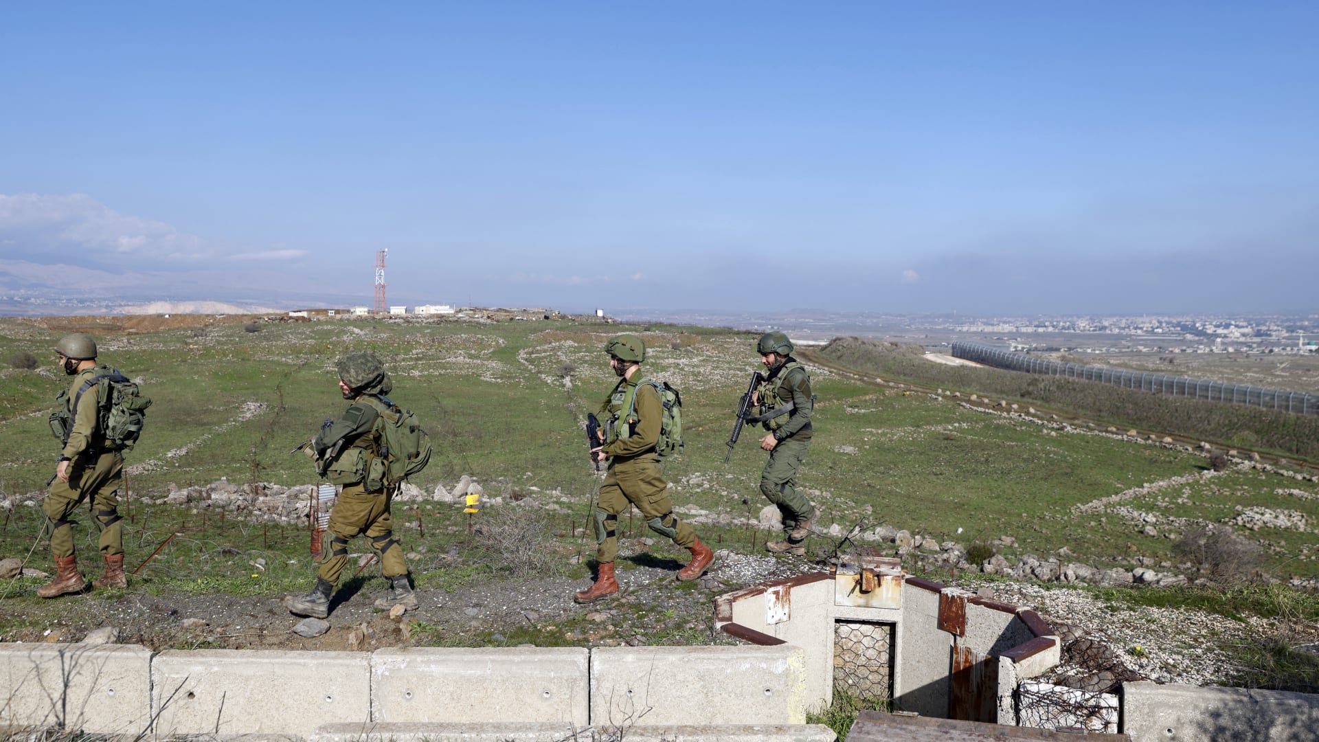 الجيش الإسرائيلي يعلن قصف أهداف تابعة للقوات المسلحة السورية وحزب الله