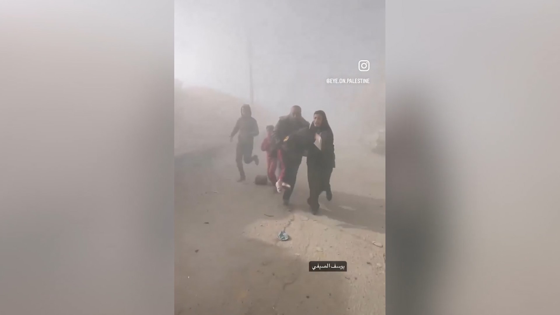 موت وصراخ.. شاهد ما حدث بعد غارة جوية إسرائيلية قرب مستشفى في غزة