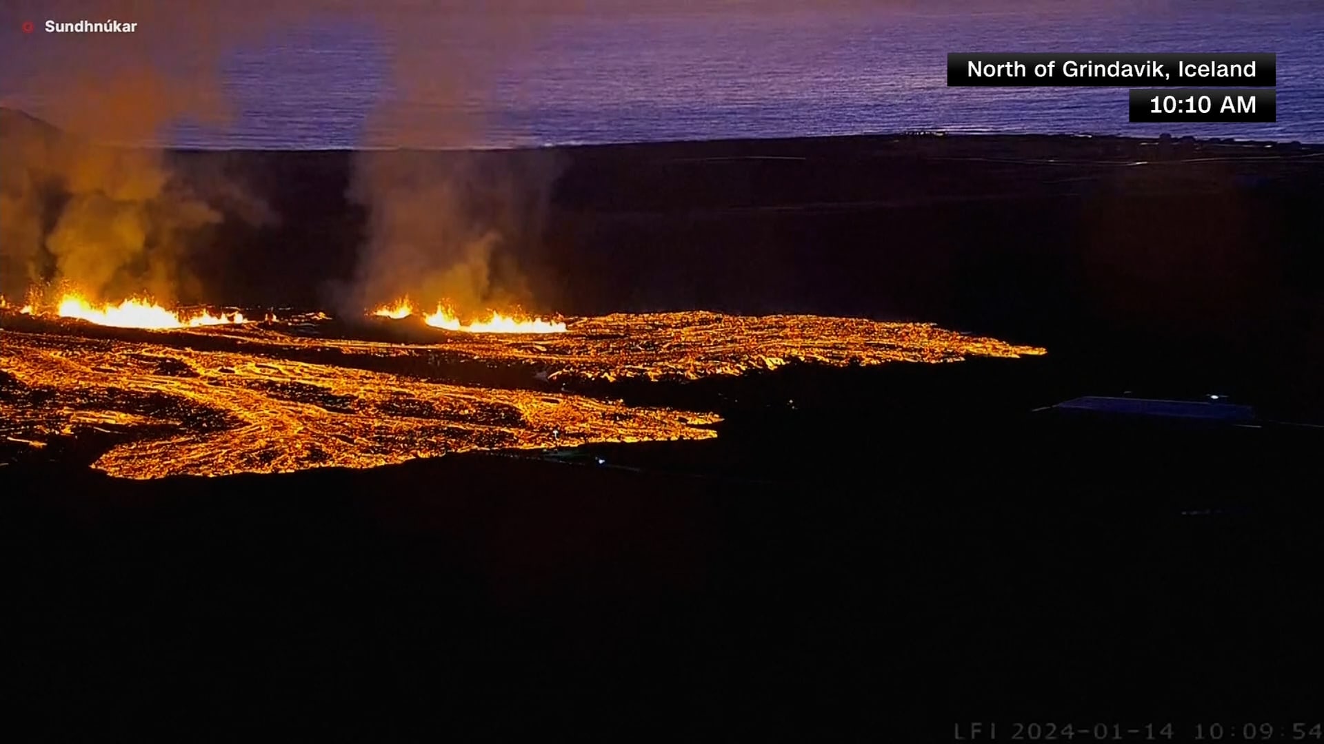 لقطات حية.. ثوران بركاني يؤدي إلى إخلاء منازل في أيسلندا 2 لقطات حية.. ثوران بركاني يؤدي إلى إخلاء منازل في أيسلندا