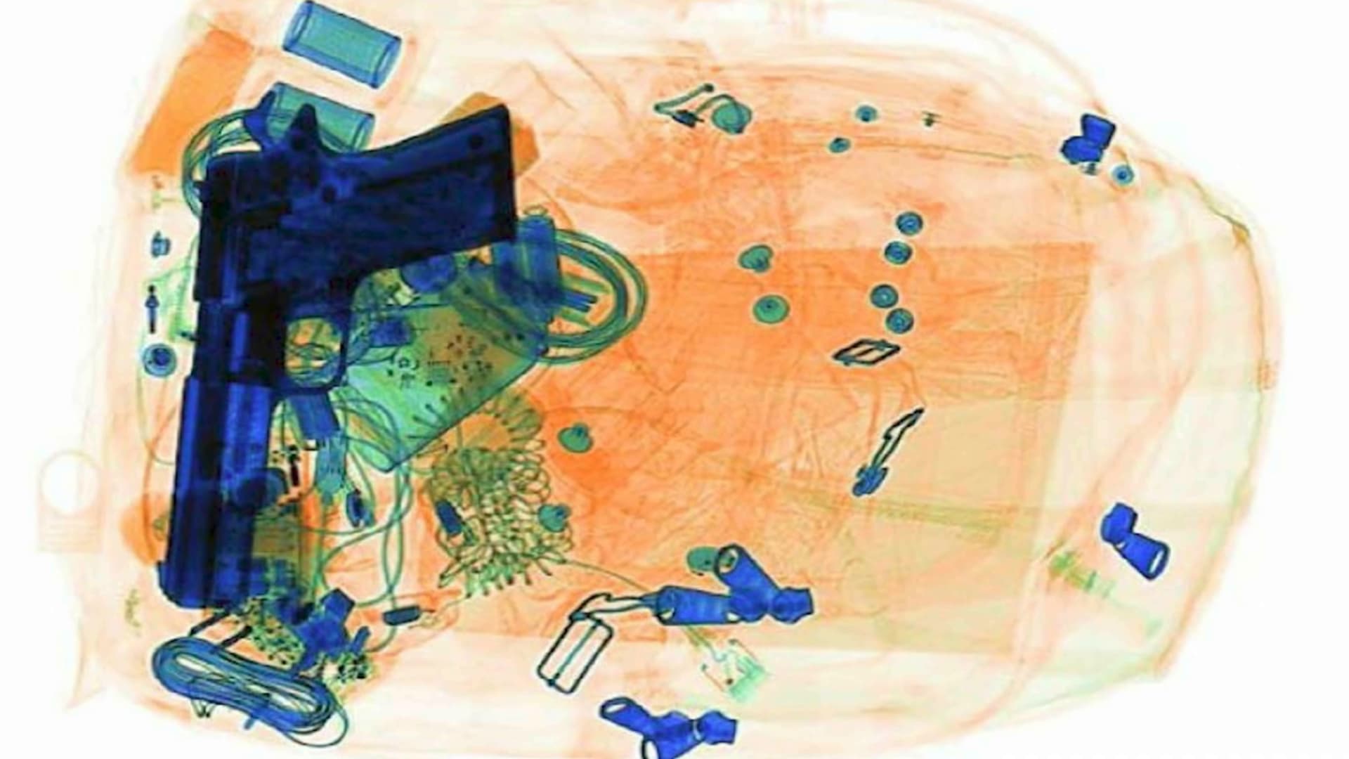 "أحدهم كان داخل جهاز ألعاب فيديو".. مسؤول أمني يصف ما يُعثر عليه يوميا من أسلحة في مطارات أمريكية 2 "أحدهم كان داخل جهاز ألعاب فيديو".. مسؤول أمني يصف ما يُعثر عليه يوميا من أسلحة في مطارات أمريكية