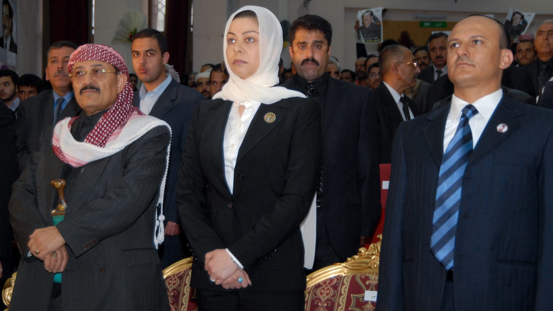 "لم ولن نعرض أوراقه الرسمية للبيع".. رغد صدام حسين تتهم البعض بالمتاجرة برسائل "مزورة" لوالدها وسط تفاعل 2 "لم ولن نعرض أوراقه الرسمية للبيع".. رغد صدام حسين تتهم البعض بالمتاجرة برسائل "مزورة" لوالدها وسط تفاعل