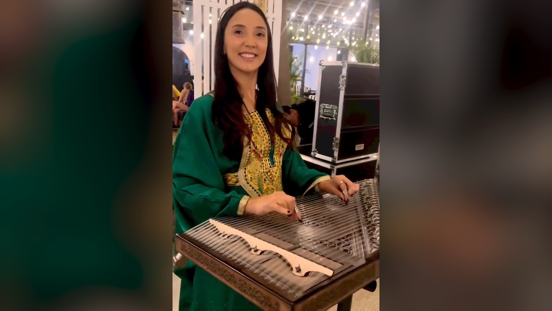 تونسية تُثير الإعجاب بعزفها على آلة القانون بـ8 أصابع فقط