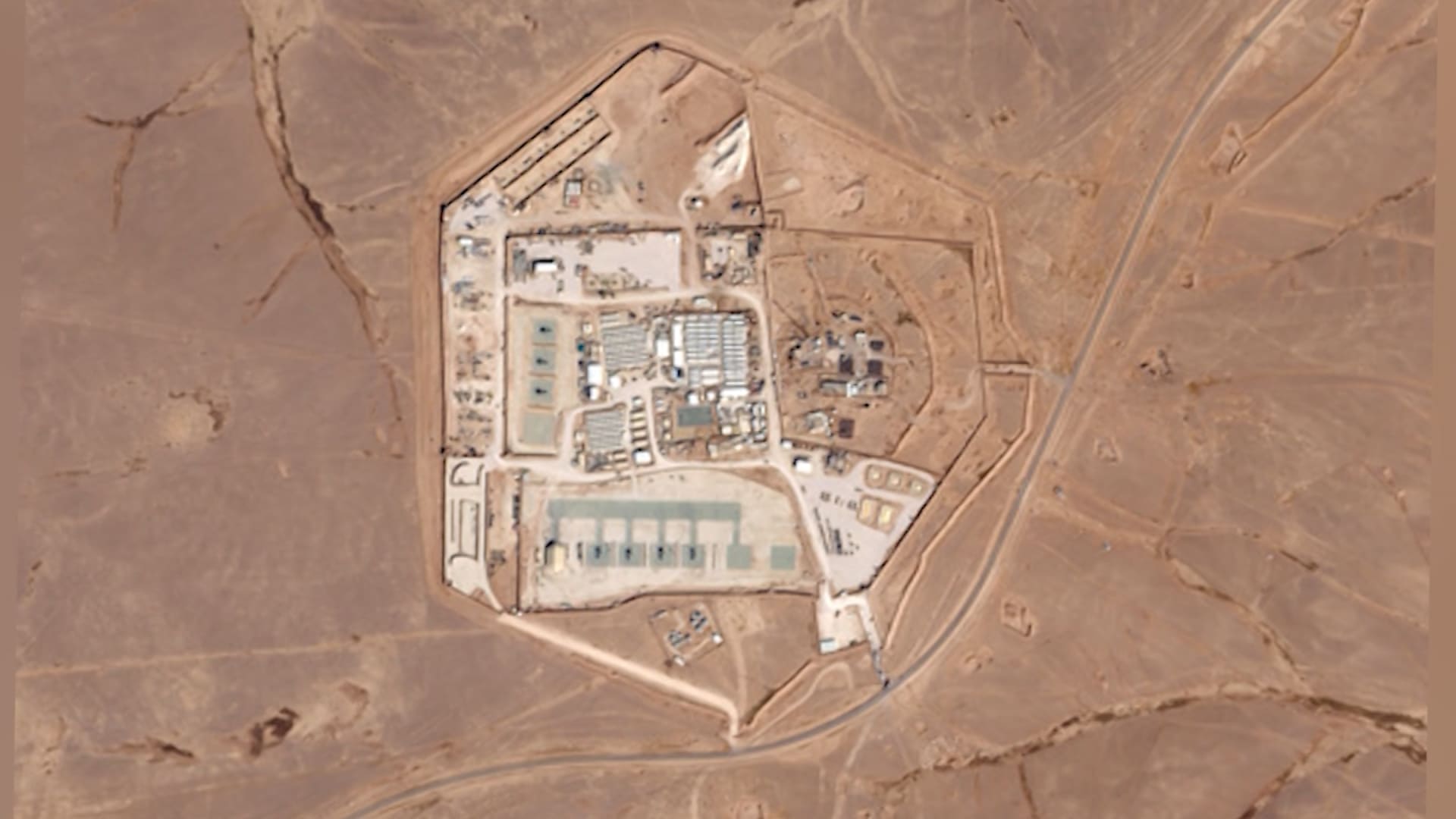 إليكم ما نعرفه عن الهجوم على القاعدة الأمريكية في الأردن