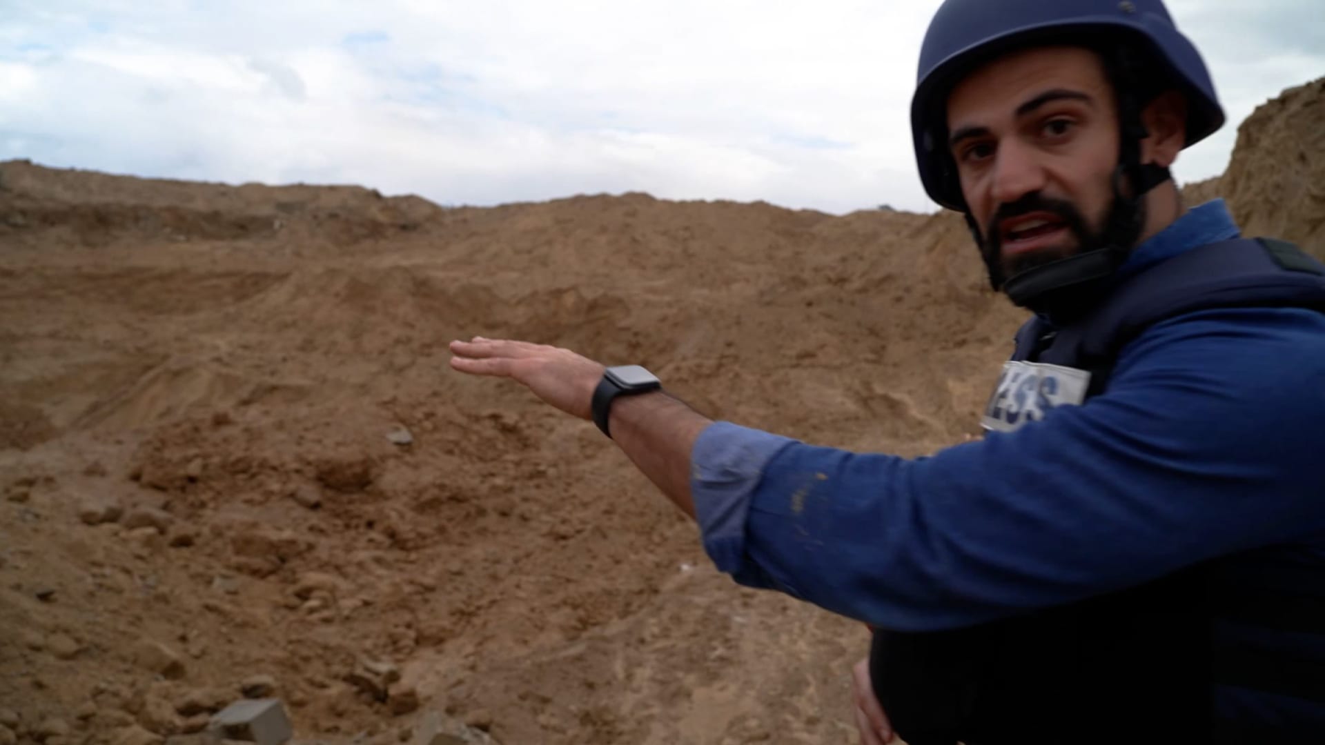 الجيش الإسرائيلي يدعي أنه دمر مقبرة بني سهيلة في غزة بسبب نشاط حماس.. CNN لا تستطيع العثور على الأدلة 1 الجيش الإسرائيلي يدعي أنه دمر مقبرة بني سهيلة في غزة بسبب نشاط حماس.. CNN لا تستطيع العثور على الأدلة