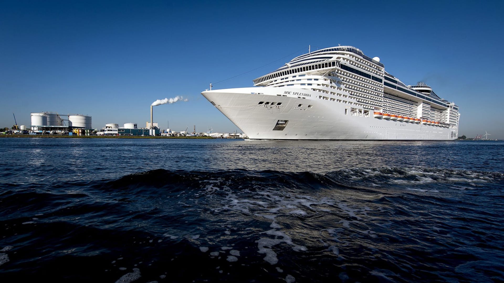 كيف تؤثر التوترات في البحر الأحمر على رحلات السفن السياحية؟ 1 كيف تؤثر التوترات في البحر الأحمر على رحلات السفن السياحية؟