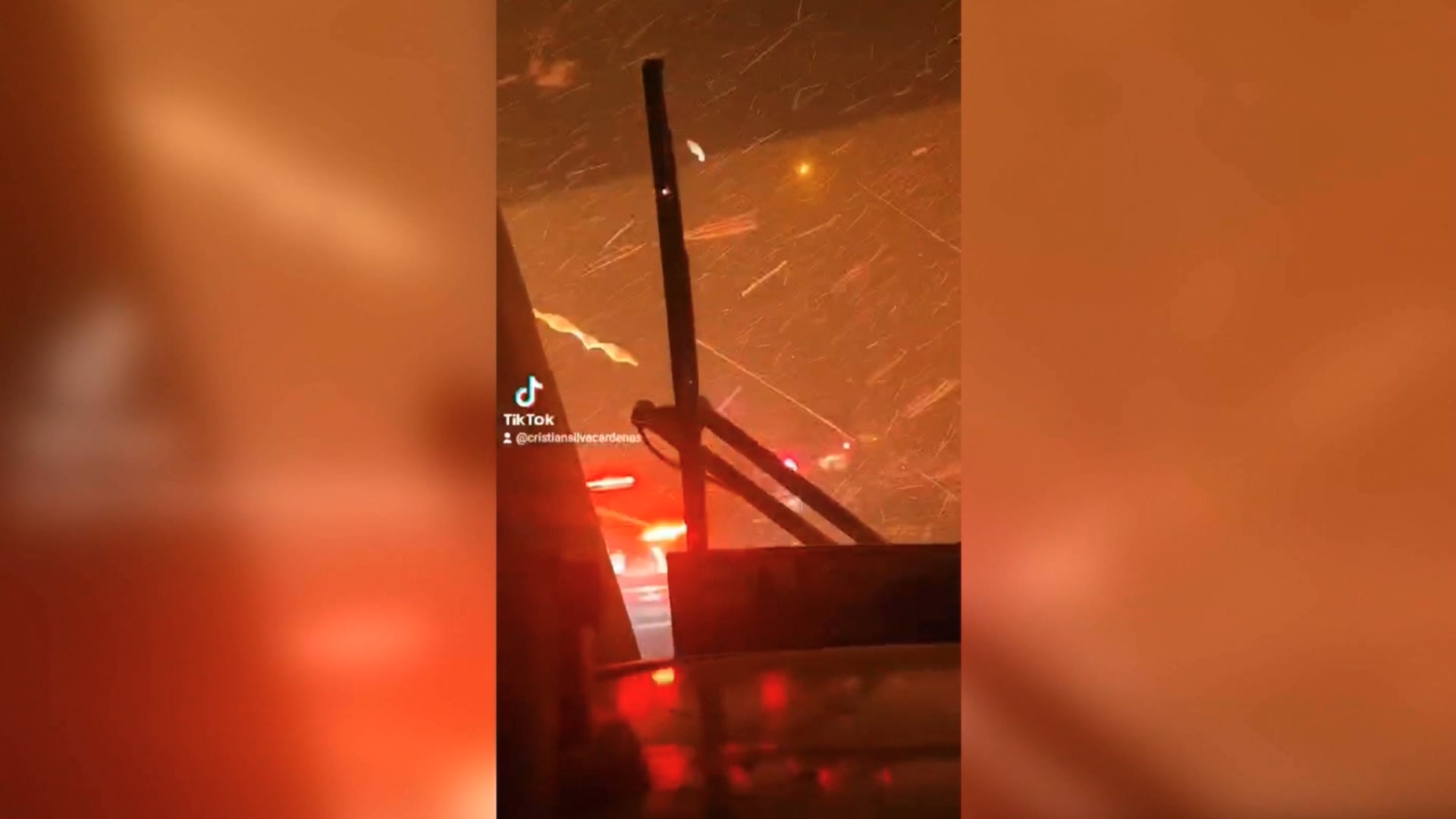 إحداها من شرارة أعمال اللحام.. عشرات القتلى بحرائق غابات في تشيلي 1 إحداها من شرارة أعمال اللحام.. عشرات القتلى بحرائق غابات في تشيلي