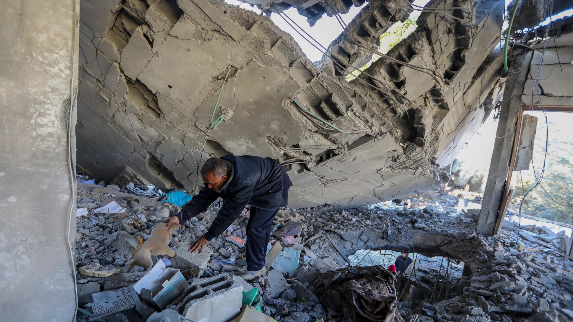 مكتب الإعلام الحكومي في غزة لـCNN: القوات الإسرائيلية ليست موجودة في رفح.. ودخولها سيسبب "كارثة حقيقية"