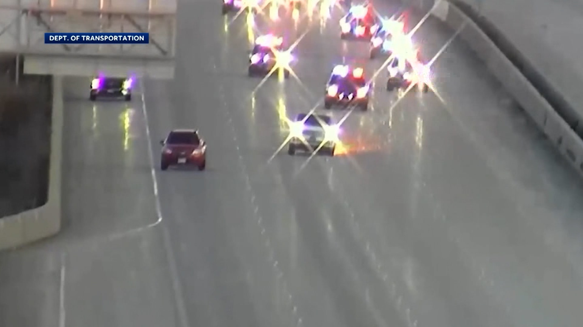 مراهقون يسرقون 9 سيارات فارهة من وكالة بأمريكا.. شاهد ما حدث