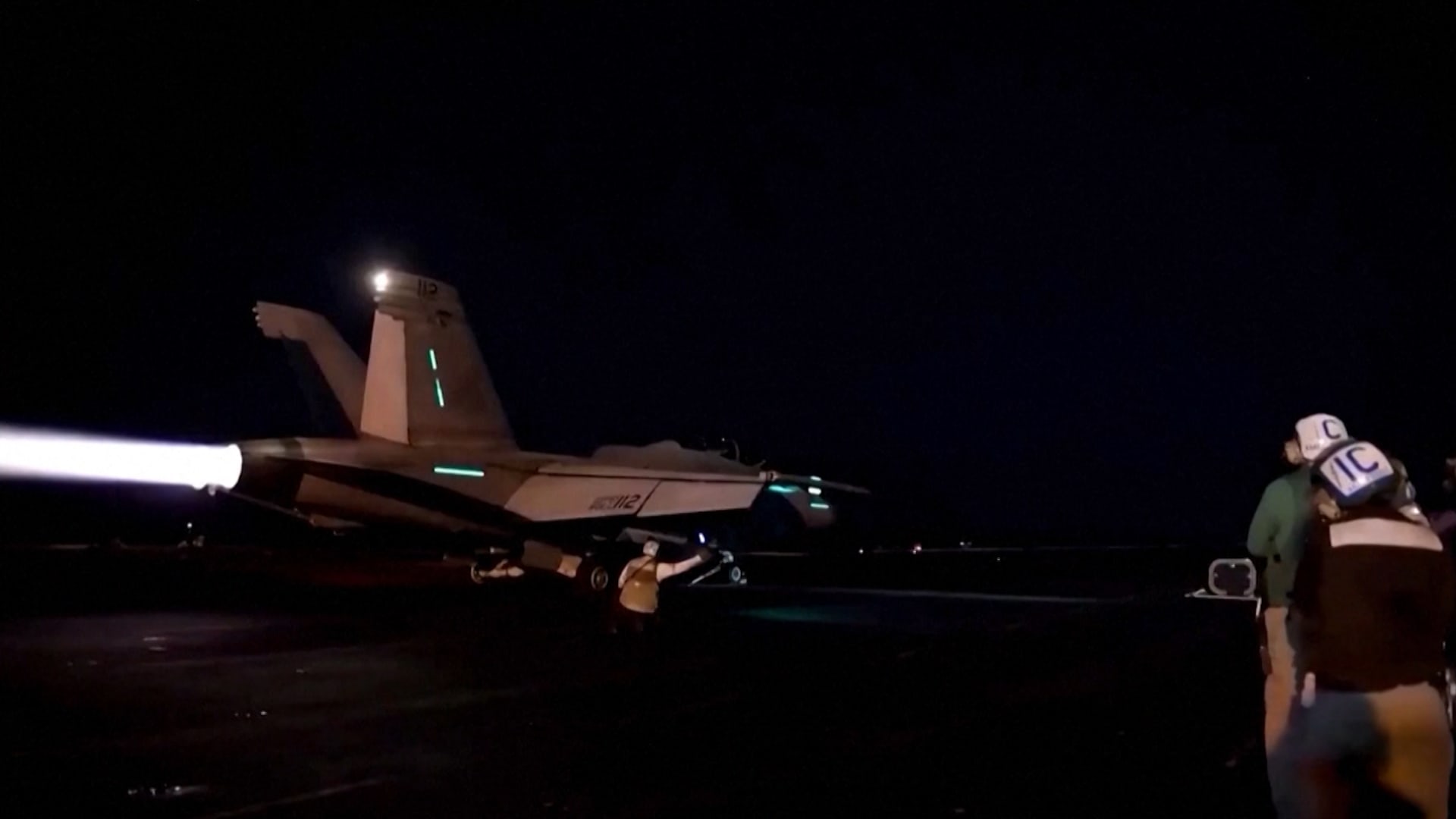 رغم ضربات أمريكا.. الحوثيون يواصلون هجماتهم في البحر الأحمر