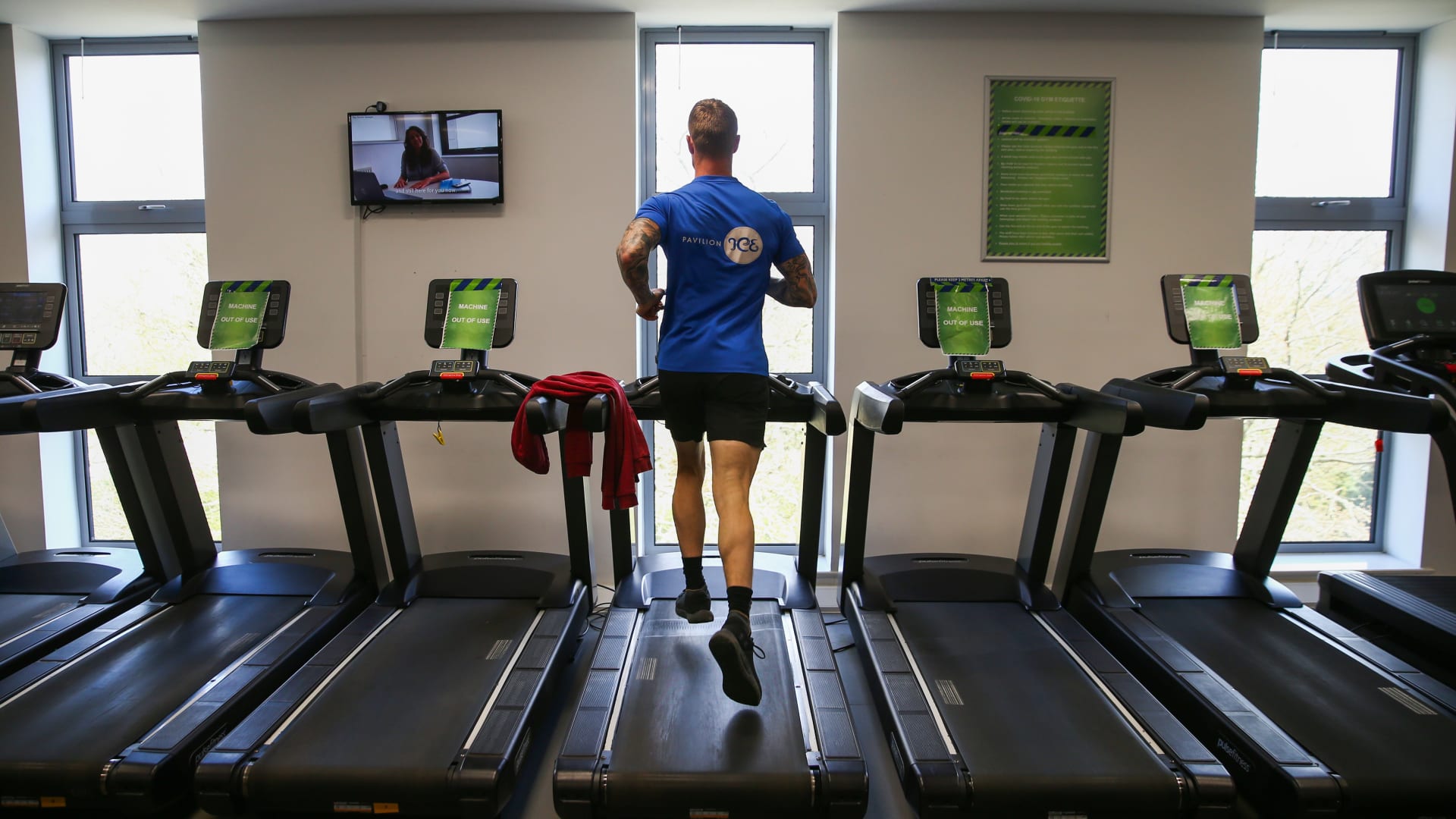 كيف تتجنب وقوع الإصابات أثناء استخدام جهاز الجري؟