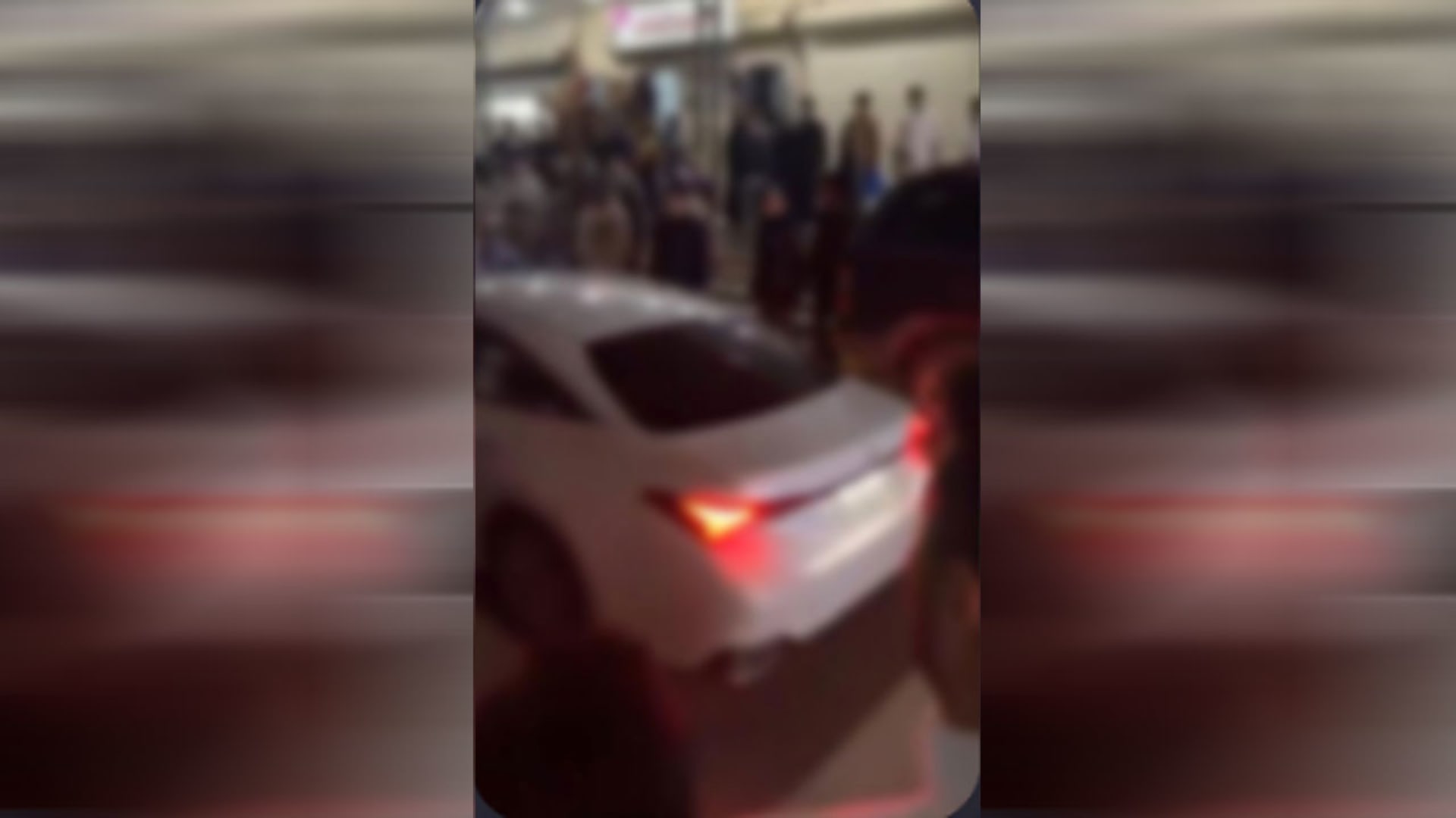 السعودية.. فيديو مهاجمة شخصين انتحلا صفة غير صحيحة في شارع.. والداخلية ترد