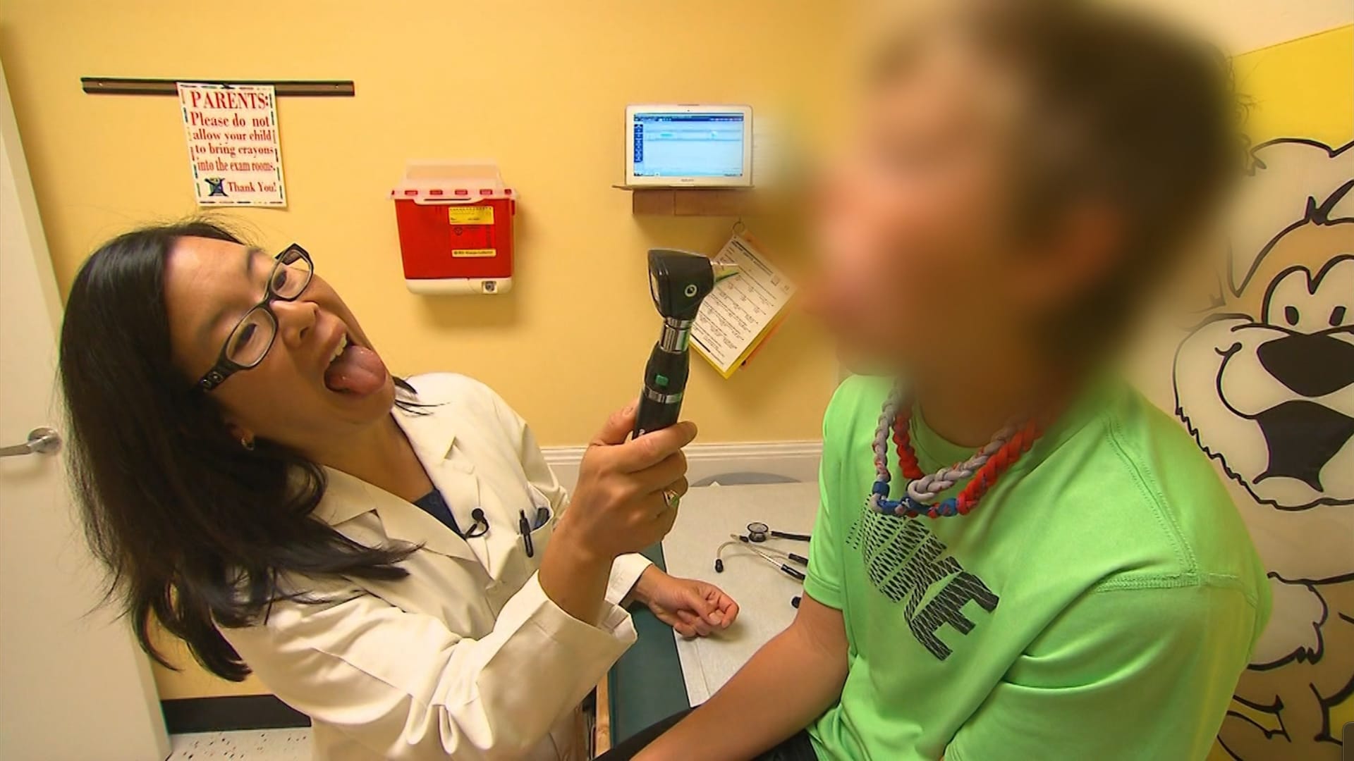 لا يقتصر على الفتيات فقط..لماذا من المهم أن يحصل الصبيان أيضًا على لقاح فيروس الورم الحليمي البشري؟