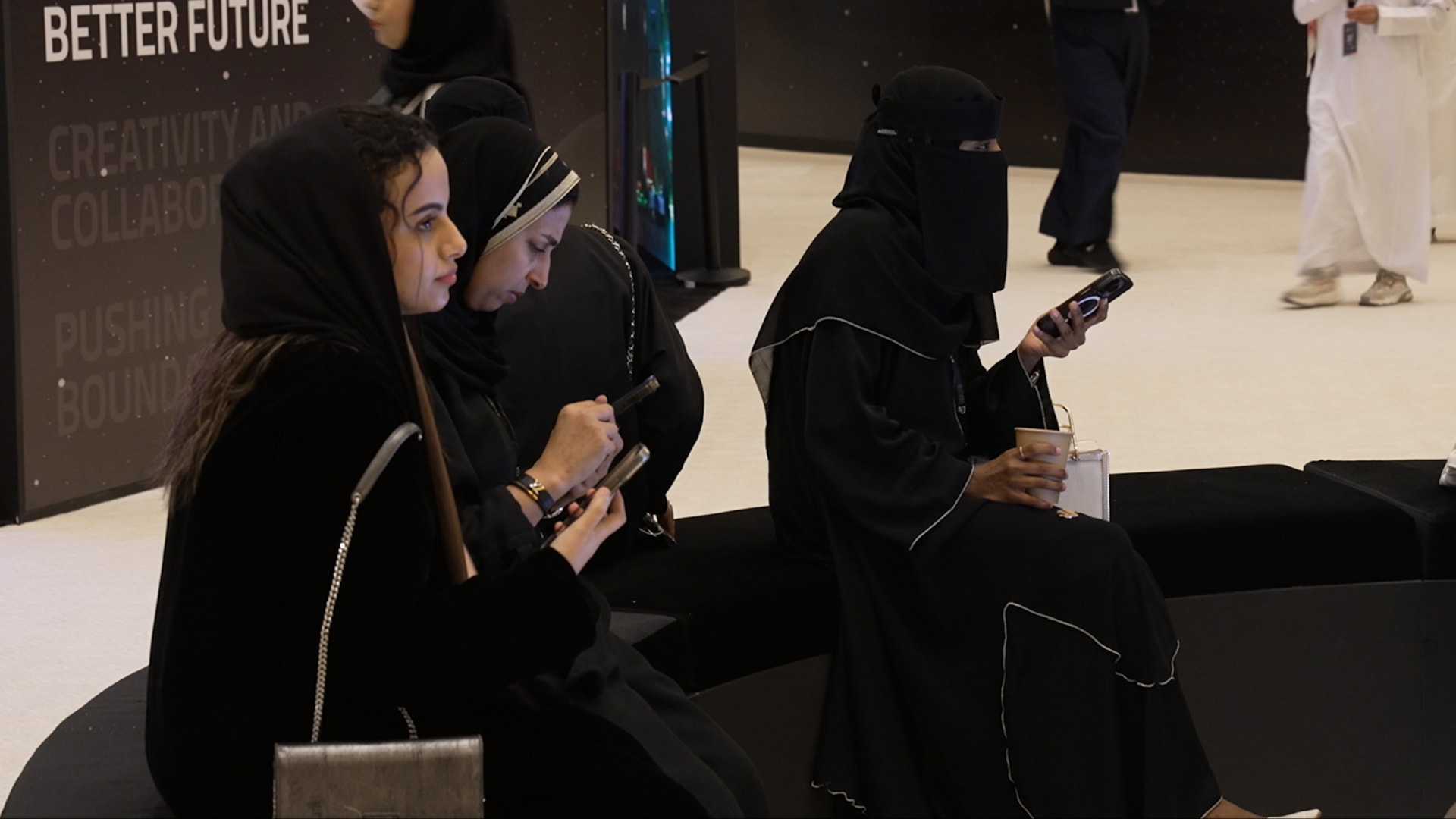 "استعدادًا للمستقبل".. كيف تخطّط المرأة السعودية لتطوير قدراتها البشرية؟ - CNN Arabic