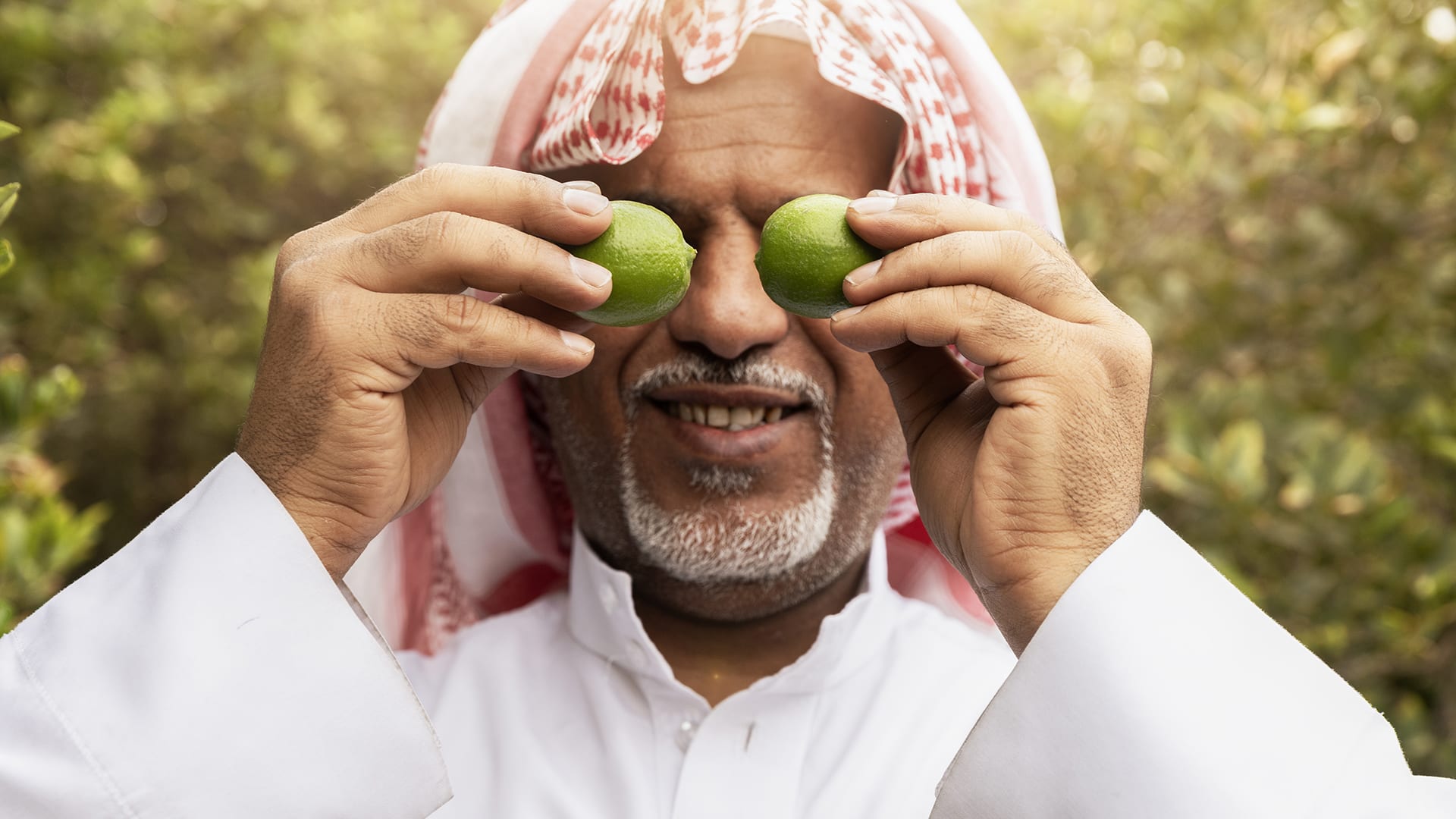 "كنز" أخضر بفوائد كثيرة في السعودية من قلب واحة الأحساء