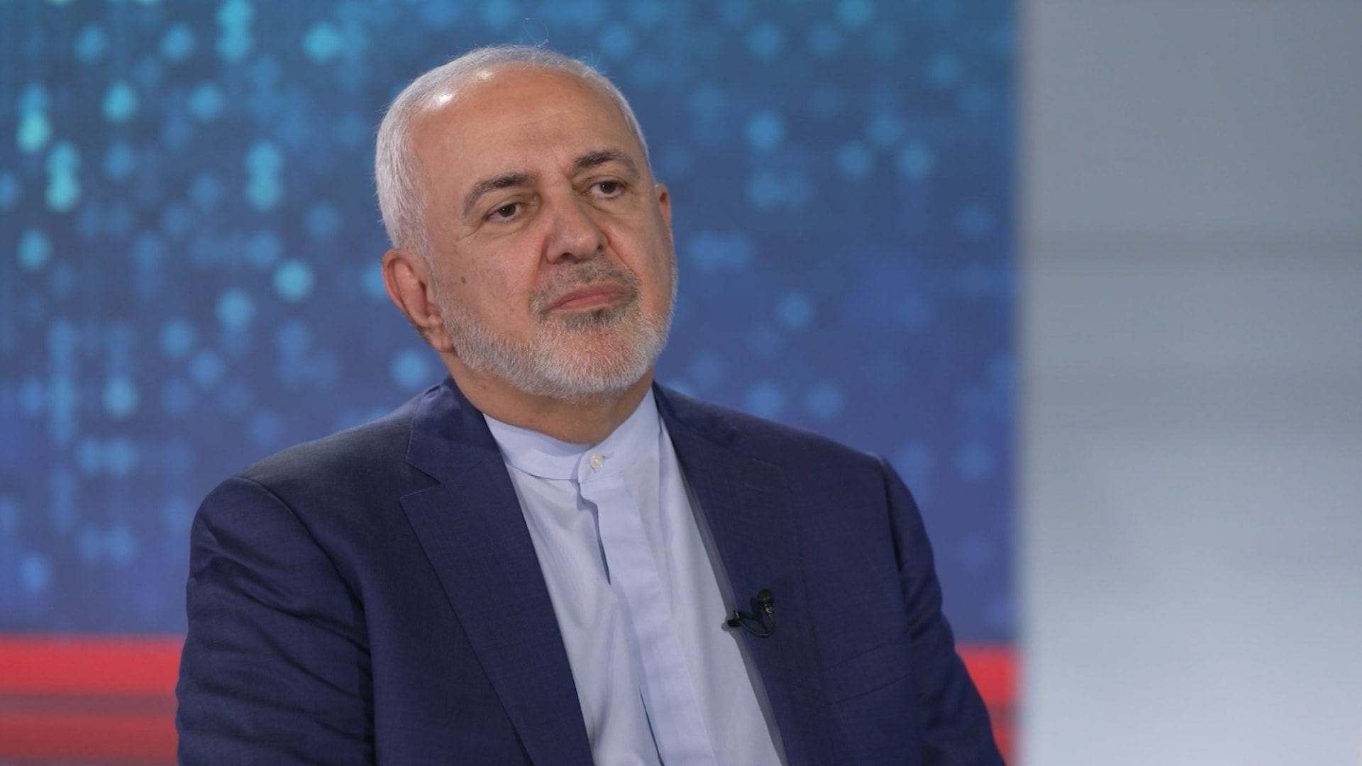 شاهد كيف رد جواد ظريف على سؤال أمانبور حول تزويد إيران لروسيا بالأسلحة