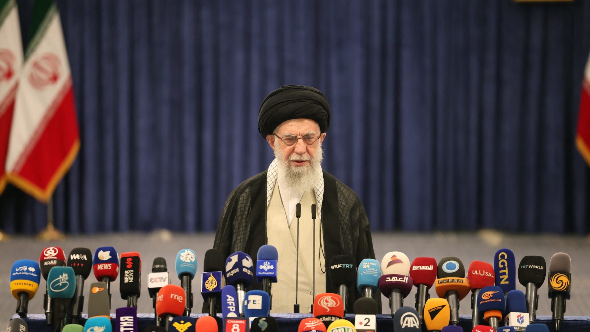 خامنئي مُعلنًا الحداد 5 أيام على حسن نصرالله: "صولات المقاومة ستكون أكثر سحقًا" لإسرائيل
