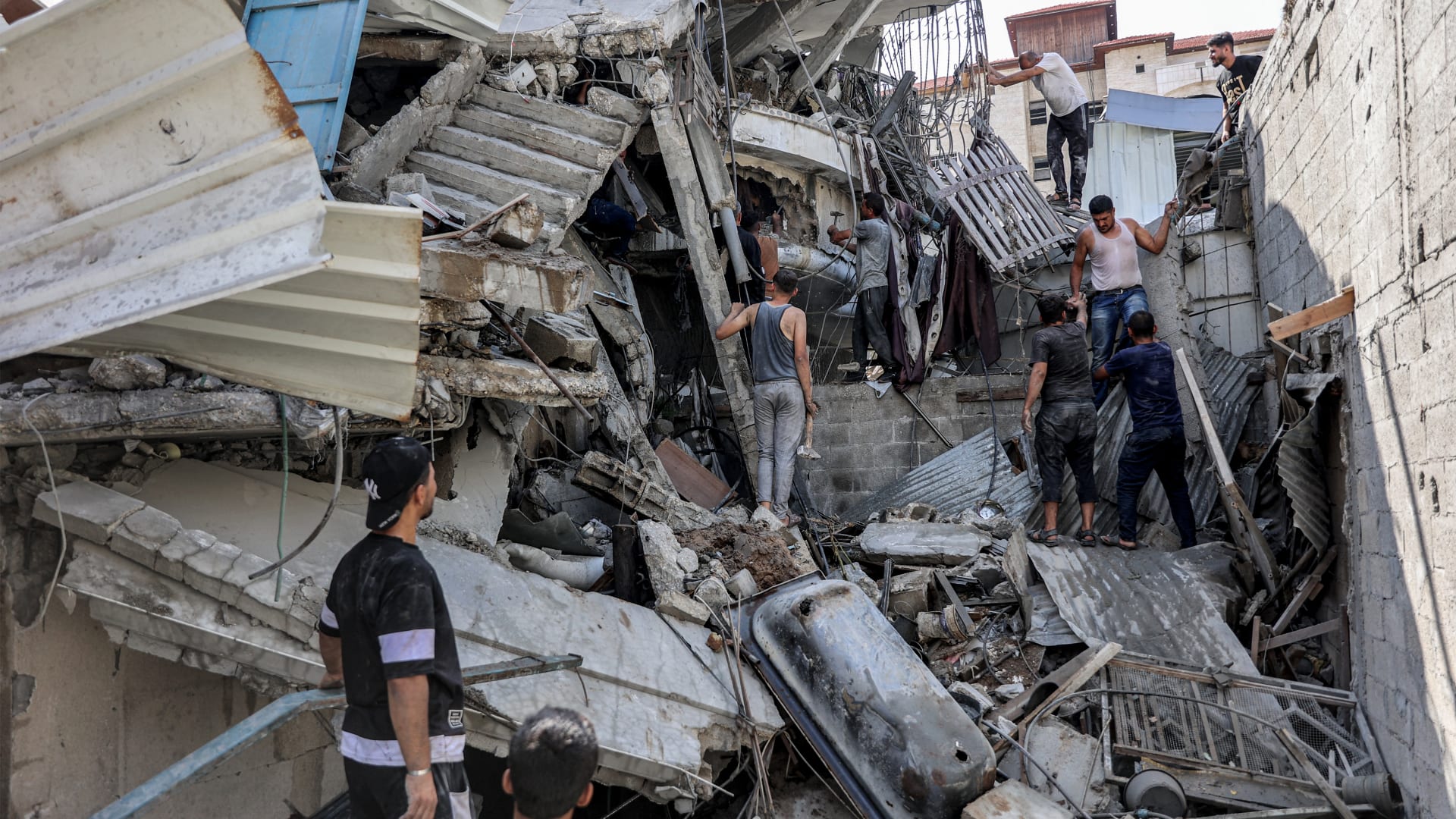 فيديو يوثّق آثار القصف الإسرائيلي على جباليا النزلة في غزة