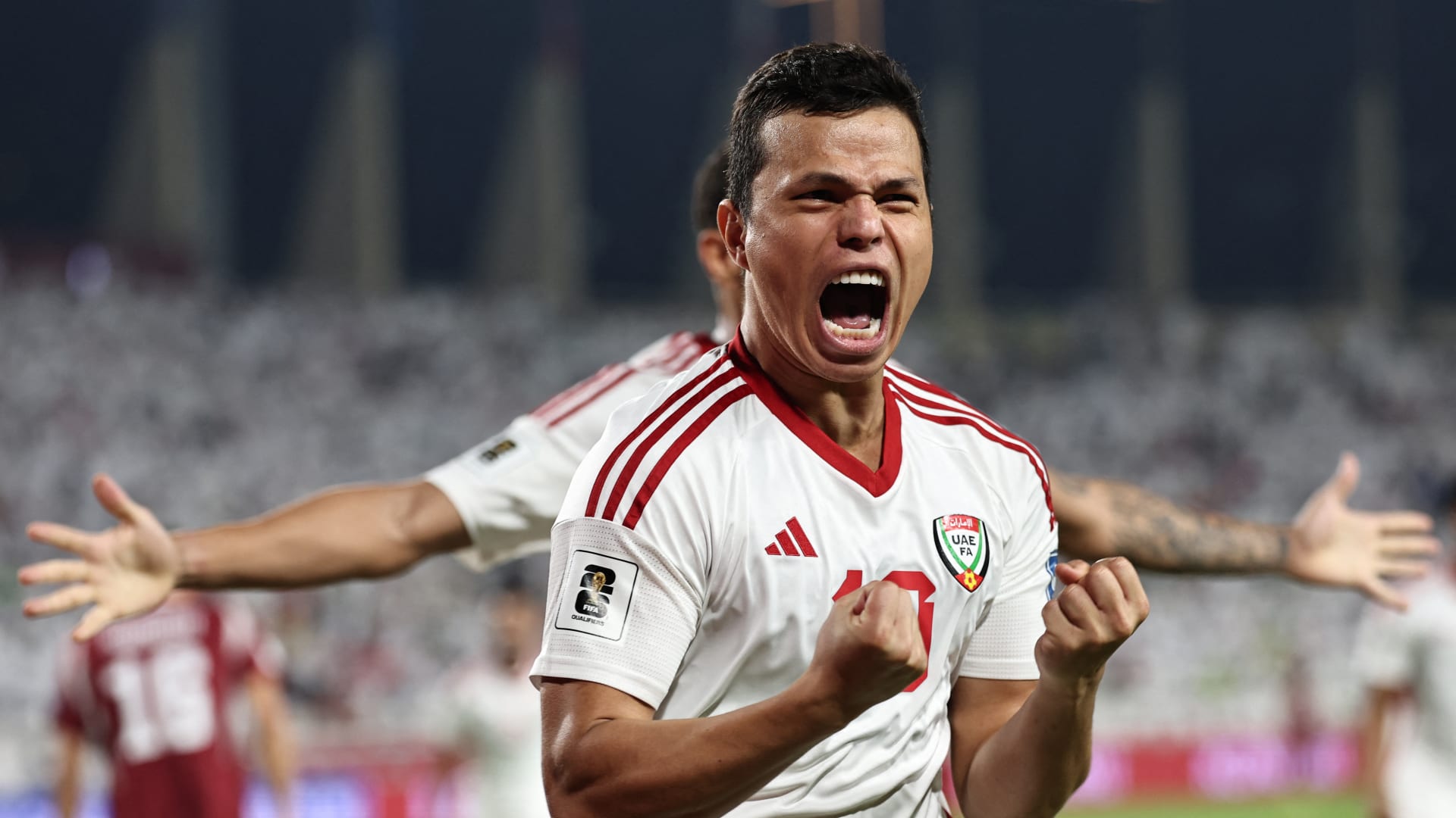 بهذه الطريقة.. لاعب الإمارات يسجل هدفًا مُذهلاً في مرمى قطر