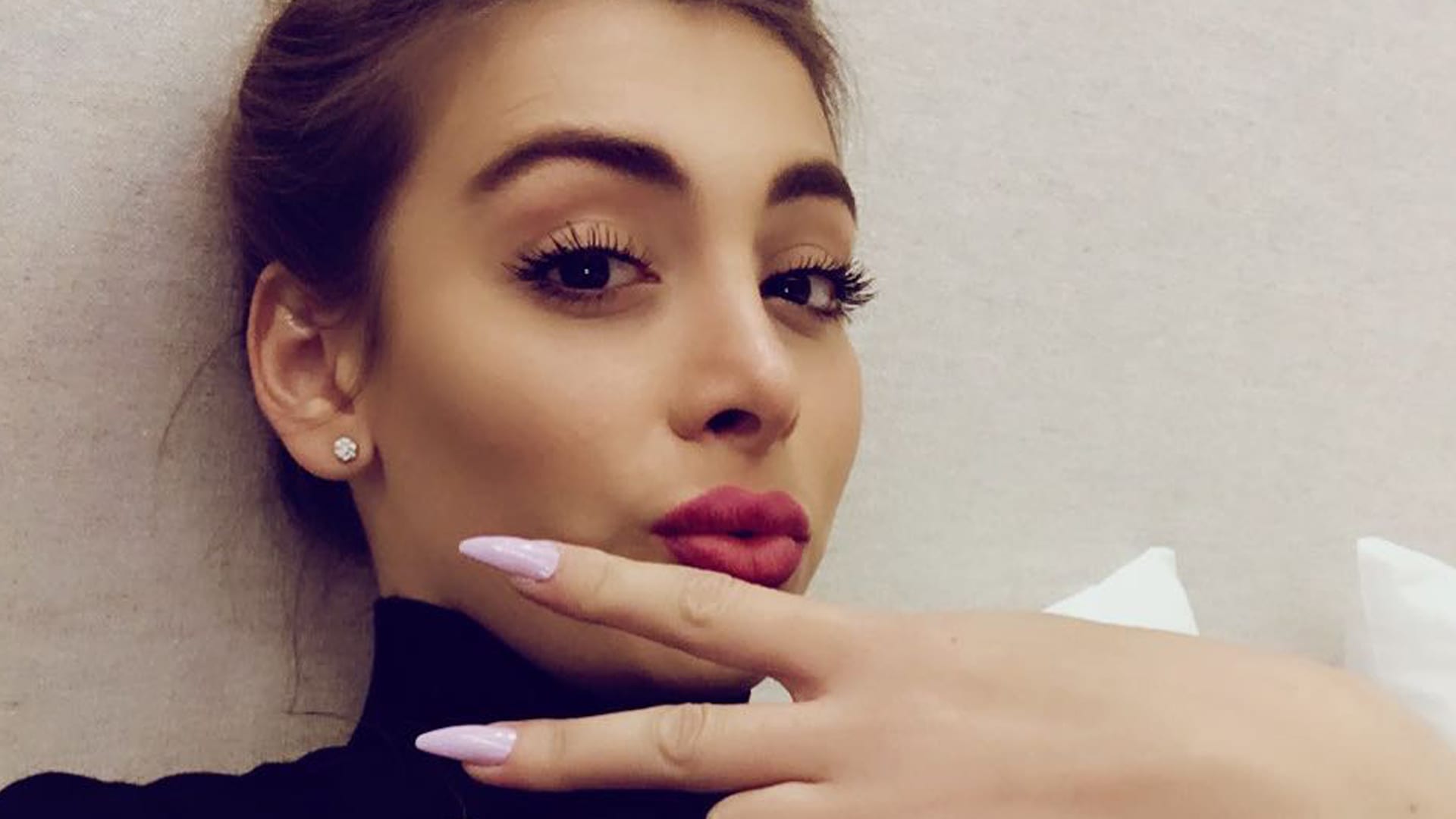 وفاة الفنانة السورية الشابة إنجي مراد في ظروف مأساوية