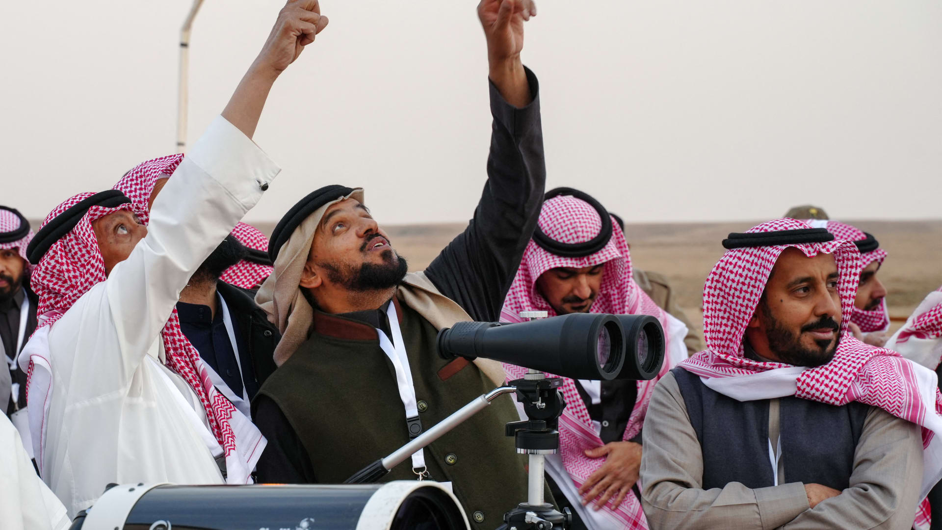 السعودية المحكمة العليا تحدد موعد استطلاع هلال شوال وبداية عيد الفطر