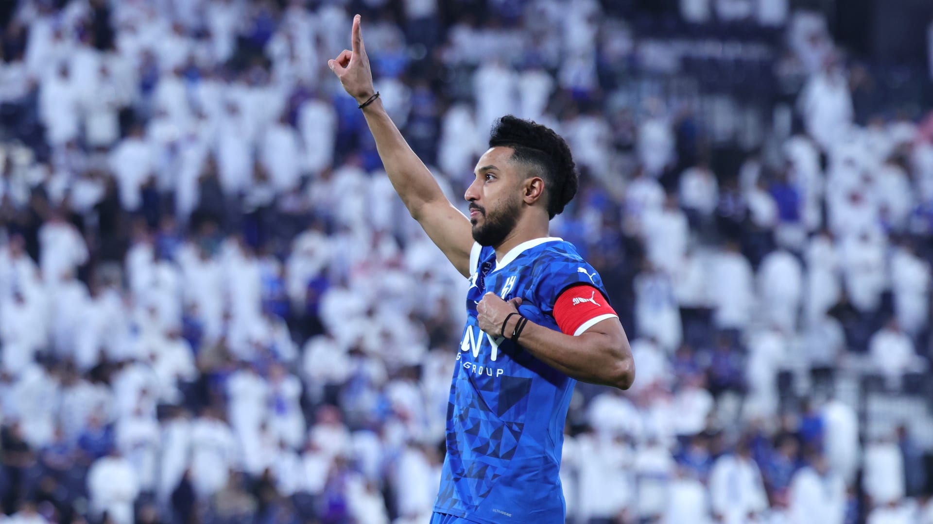 السعودية لقطة لسالم الدوسري وجماهير الهلال بمباراة غوانغجو تشعل تفاعلا
