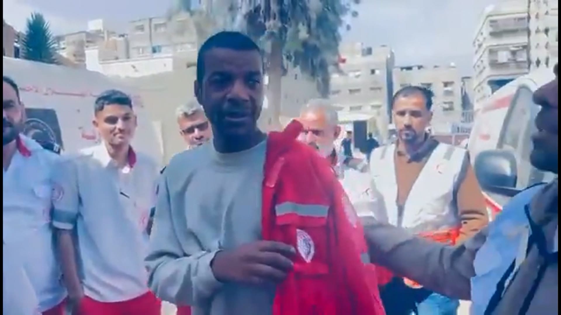 إطلاق سراح أسعد النصاصرة الذي اعتُقل بهجوم الجيش الإسرائيلي المميت على المسعفين الفلسطينيين
