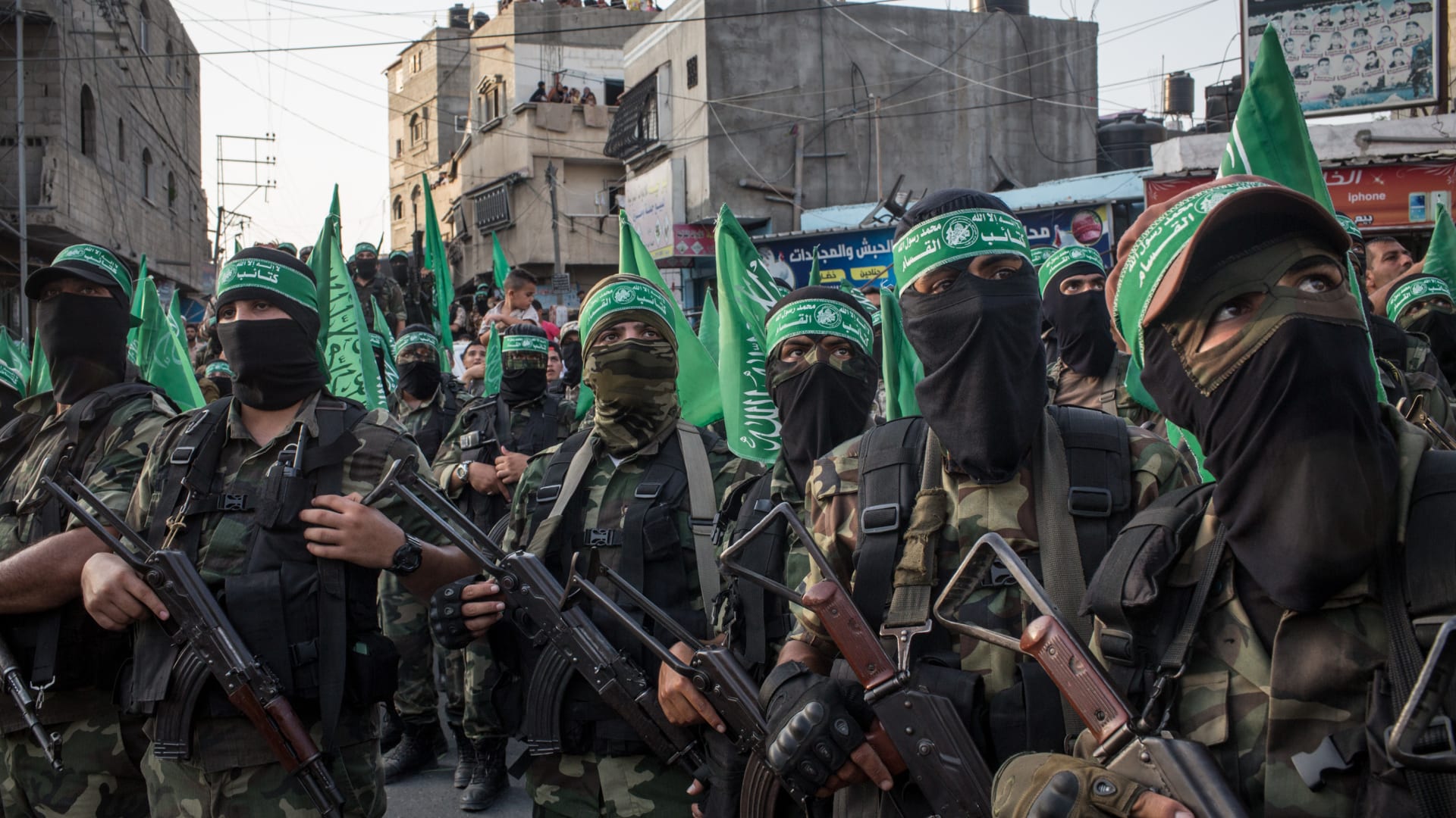 حماس تعلن إعدام 6 فلسطينيين وتطلق النار على أقدام 13 آخرين وتكشف السبب