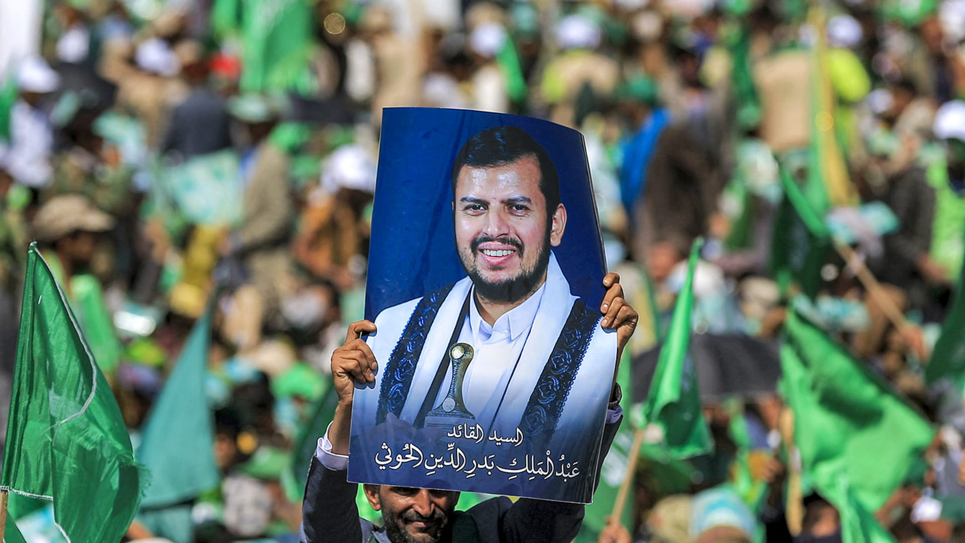 الجيش الإسرائيلي يتوعد بـ"قتل" عبدالملك الحوثي.. ويقصف ميناءين في اليمن