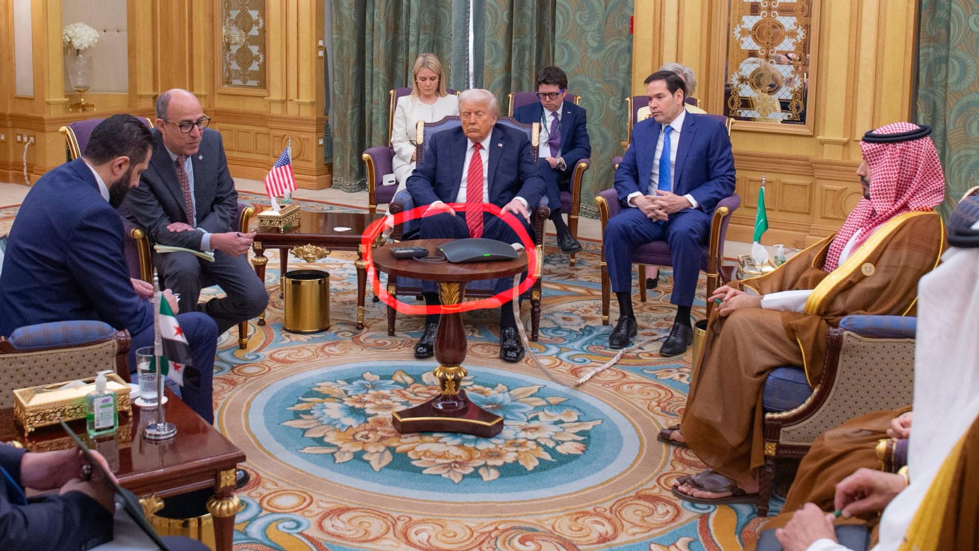 جهاز أمام ترامب بلقاء أحمد الشرع ومحمد بن سلمان يثير تساؤلات